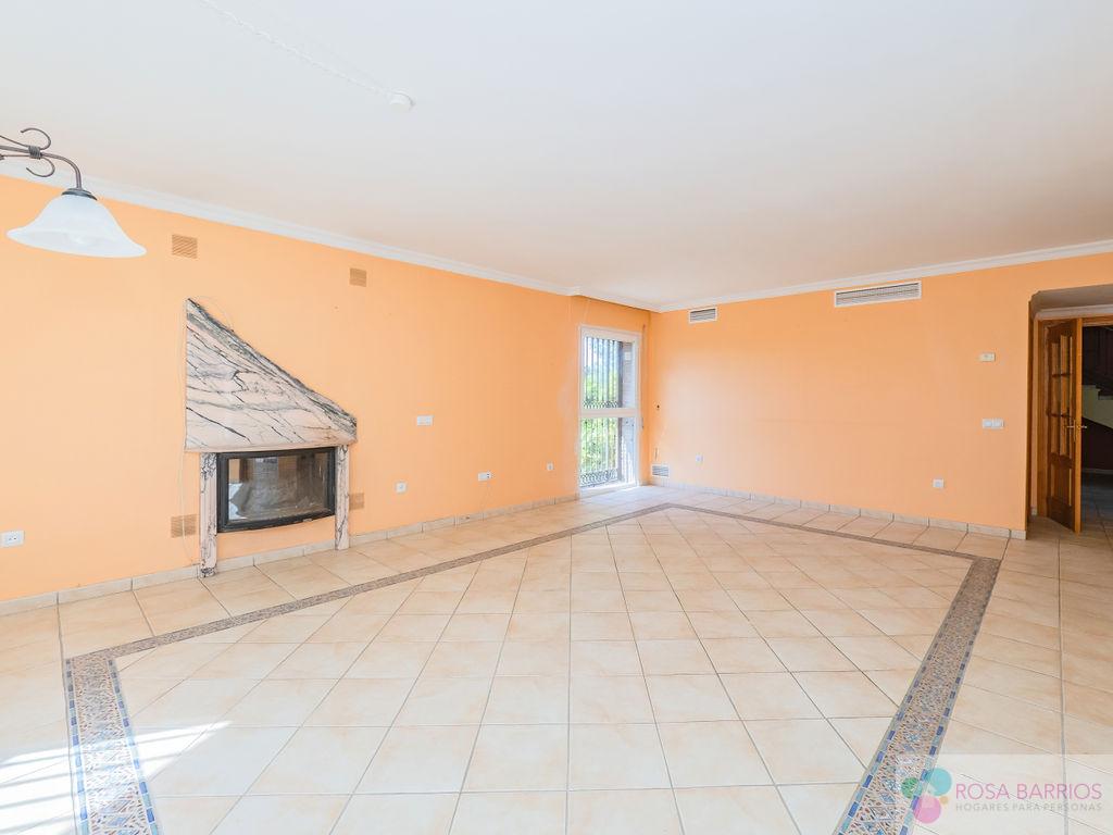 Zu verkaufen von chalet in
 Ojén