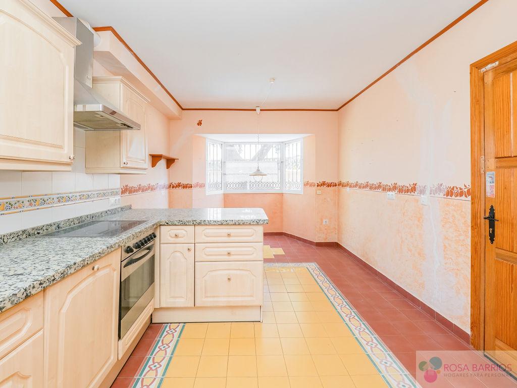 Zu verkaufen von chalet in
 Ojén