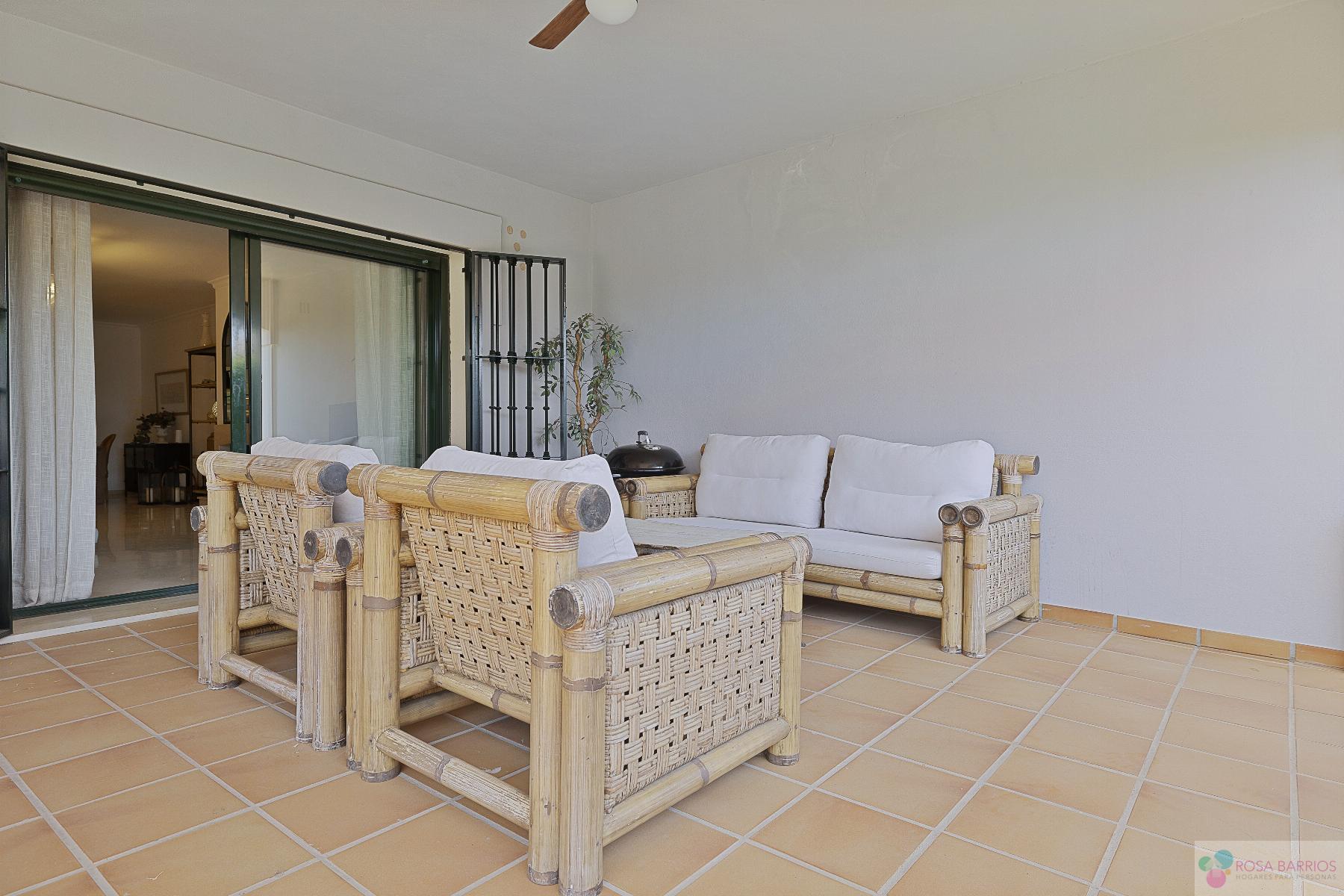 For sale of flat in San Pedro de Alcántara