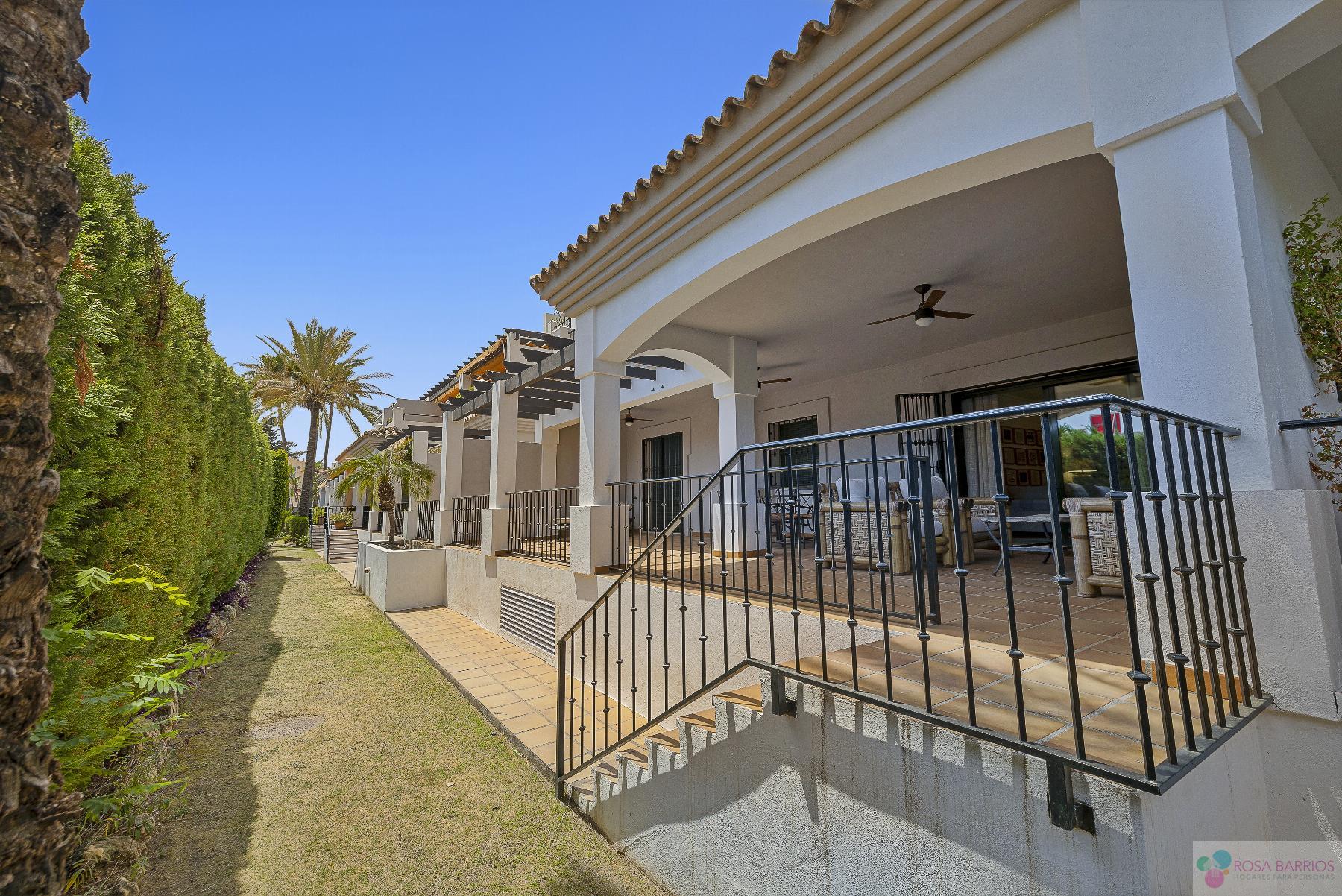 For sale of flat in San Pedro de Alcántara