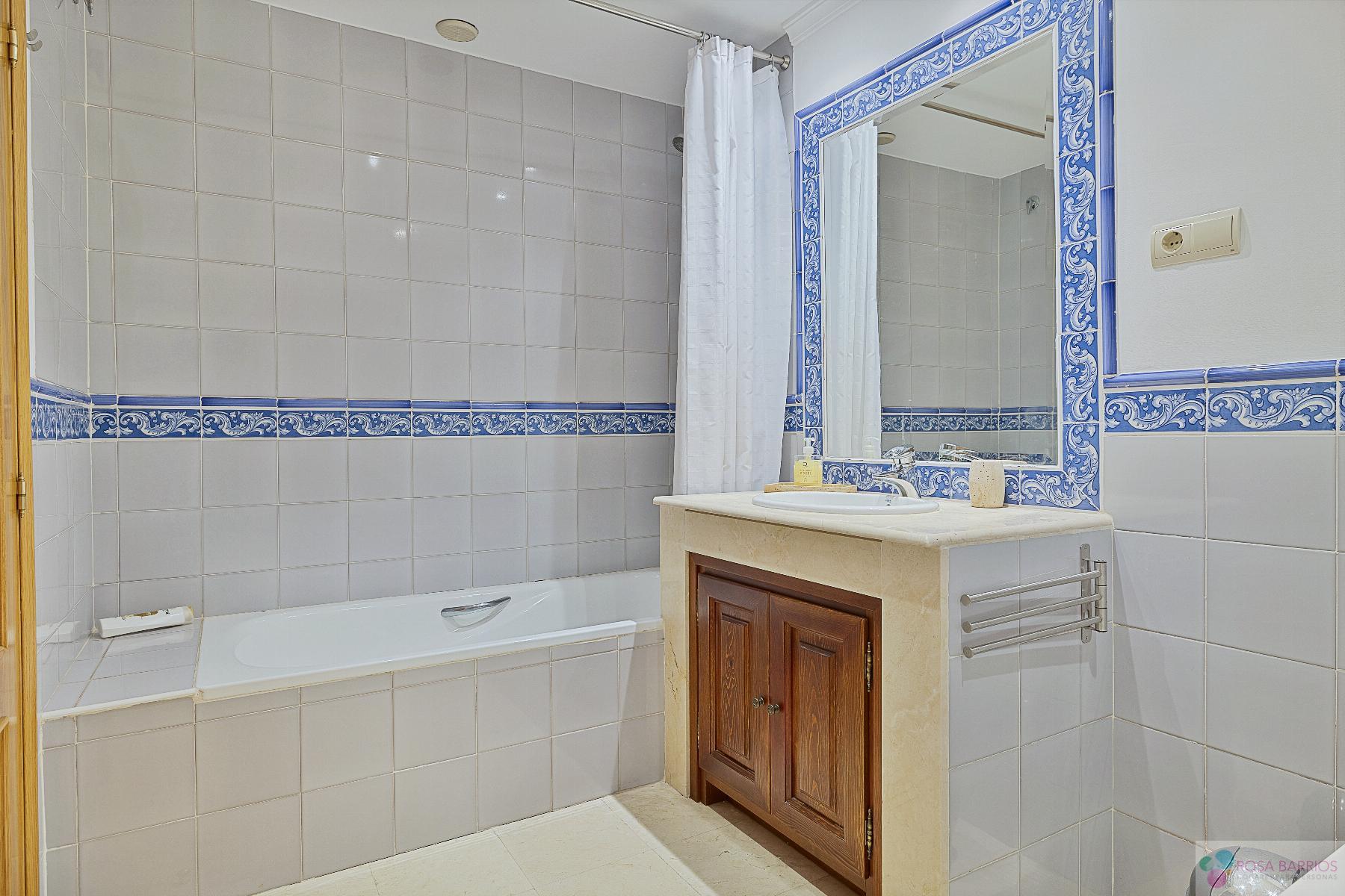 For sale of flat in San Pedro de Alcántara