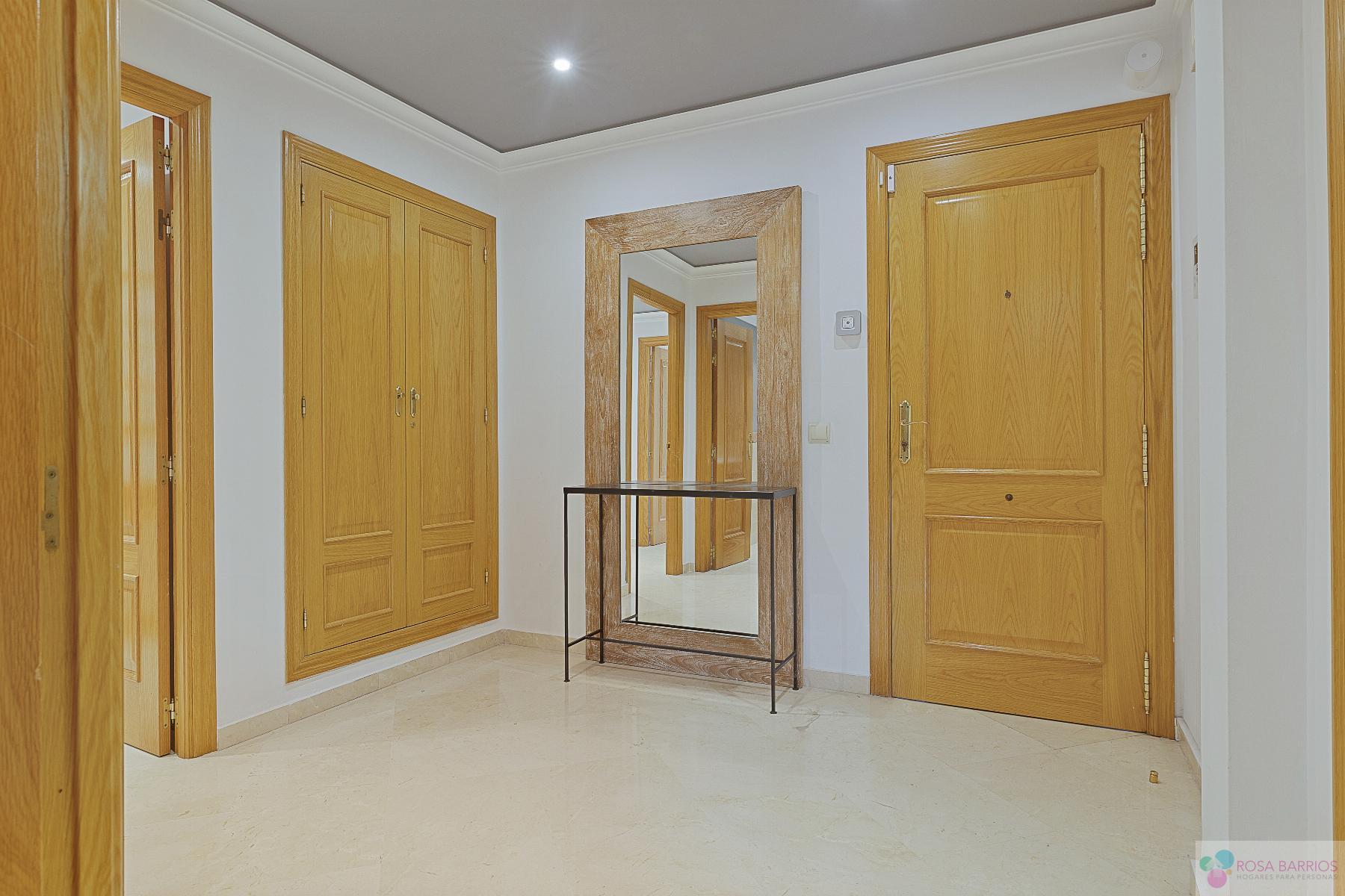 For sale of flat in San Pedro de Alcántara