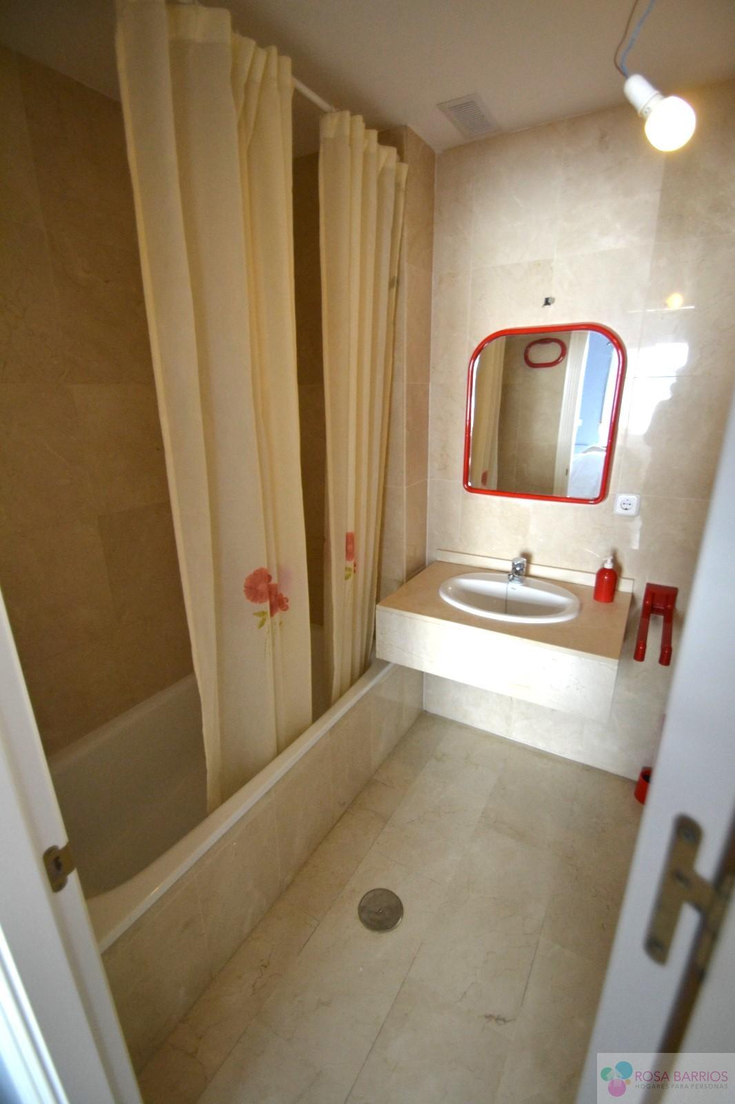 Suite bathroom