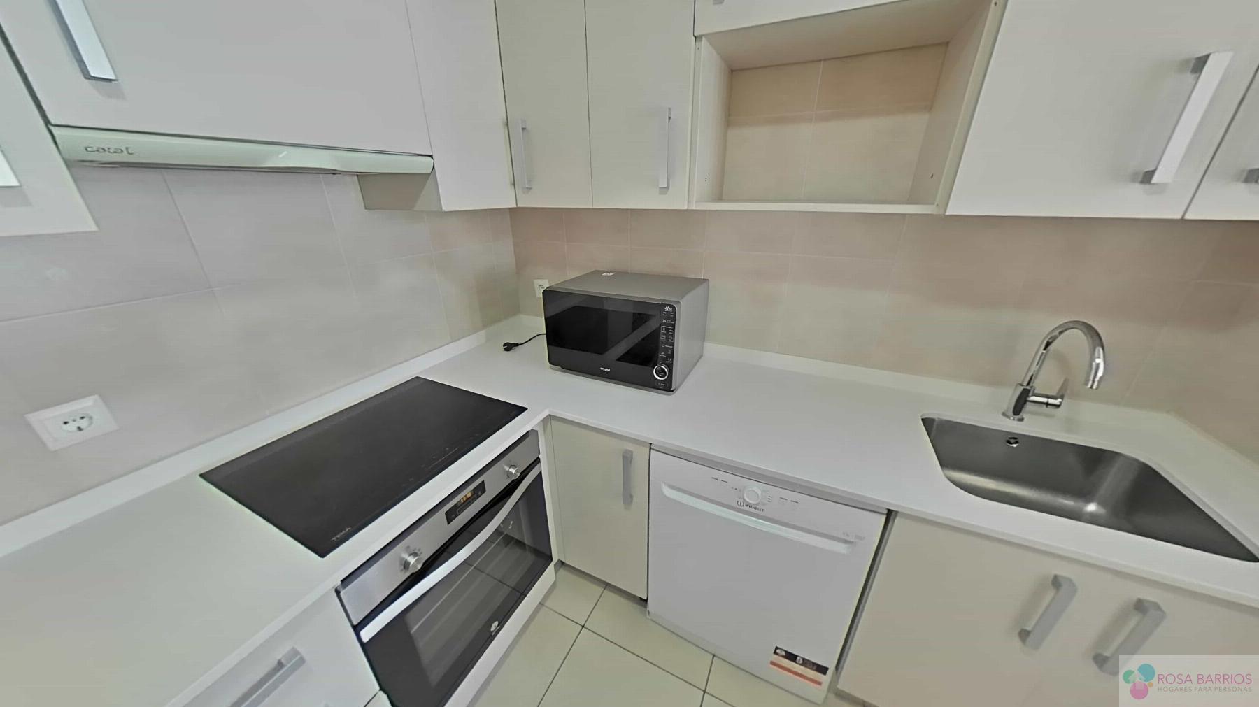 For sale of penthouse in Nueva Andalucía