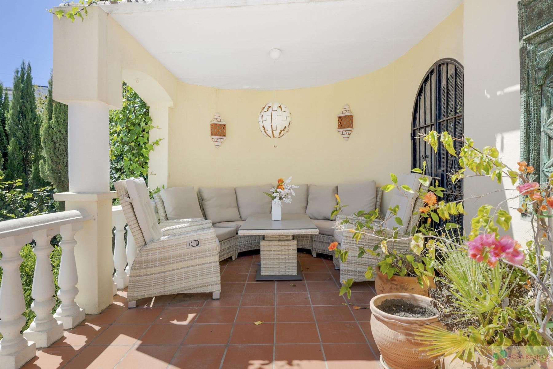 For sale of villa in Nueva Andalucía