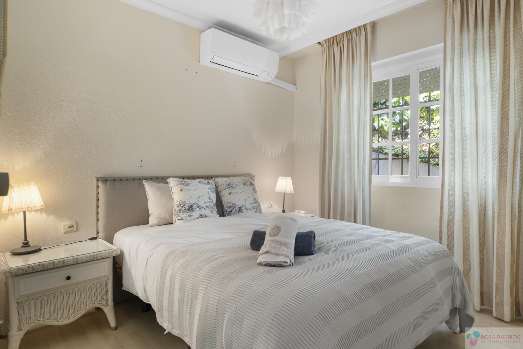 For sale of villa in Nueva Andalucía