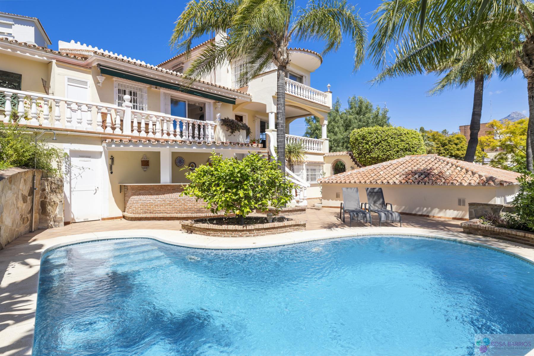 Zu verkaufen von villa in
 Nueva Andalucía