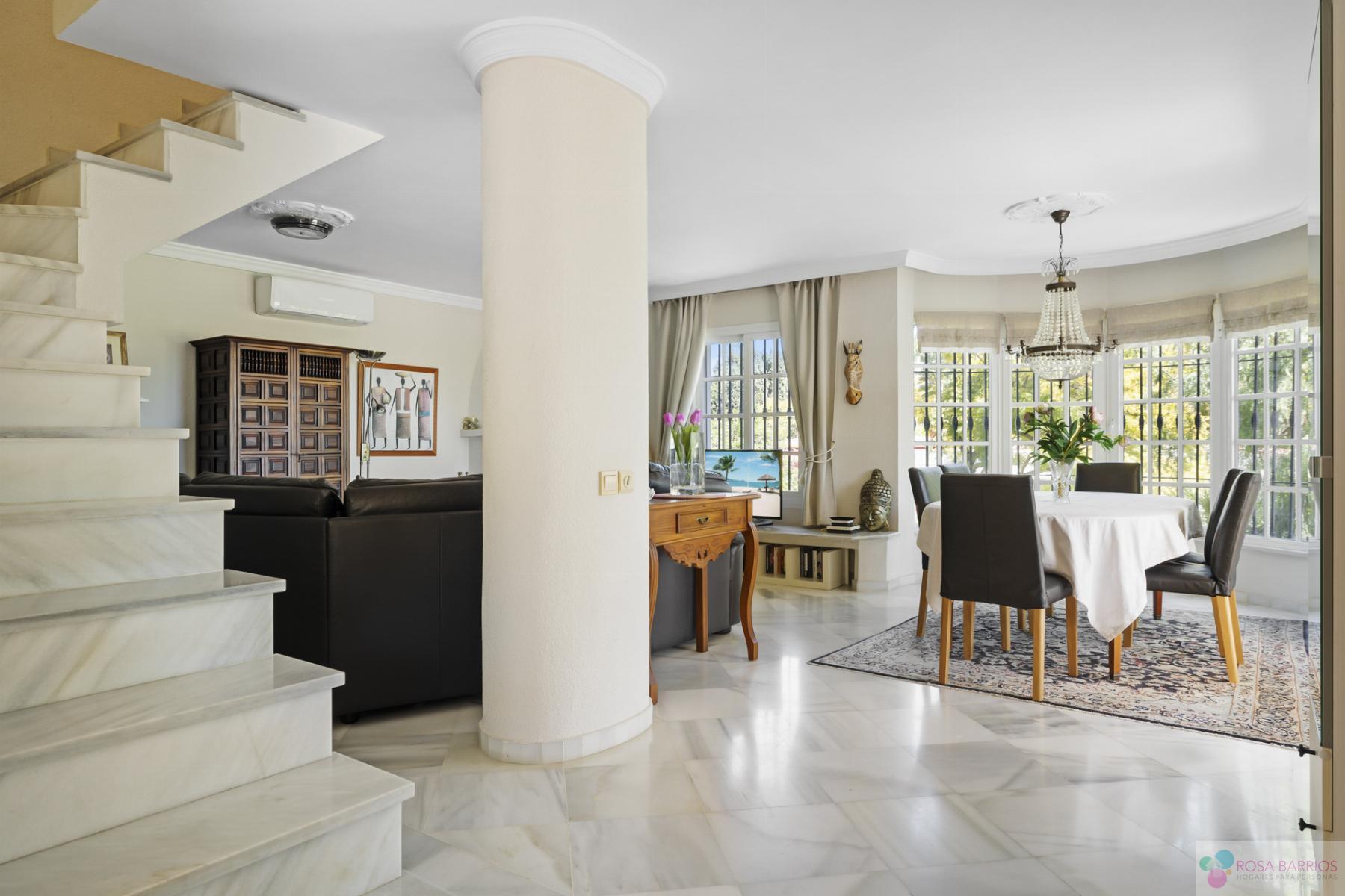 For sale of villa in Nueva Andalucía