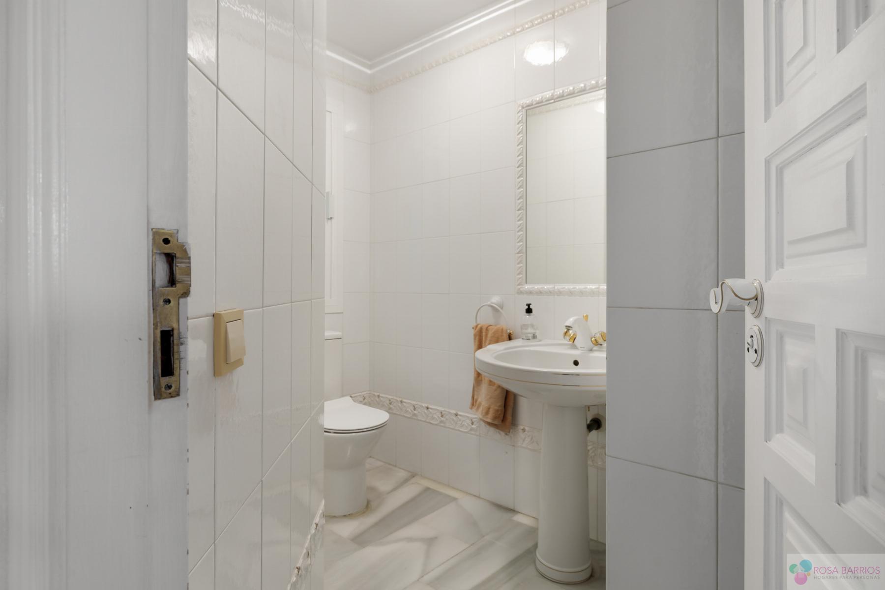 For sale of villa in Nueva Andalucía