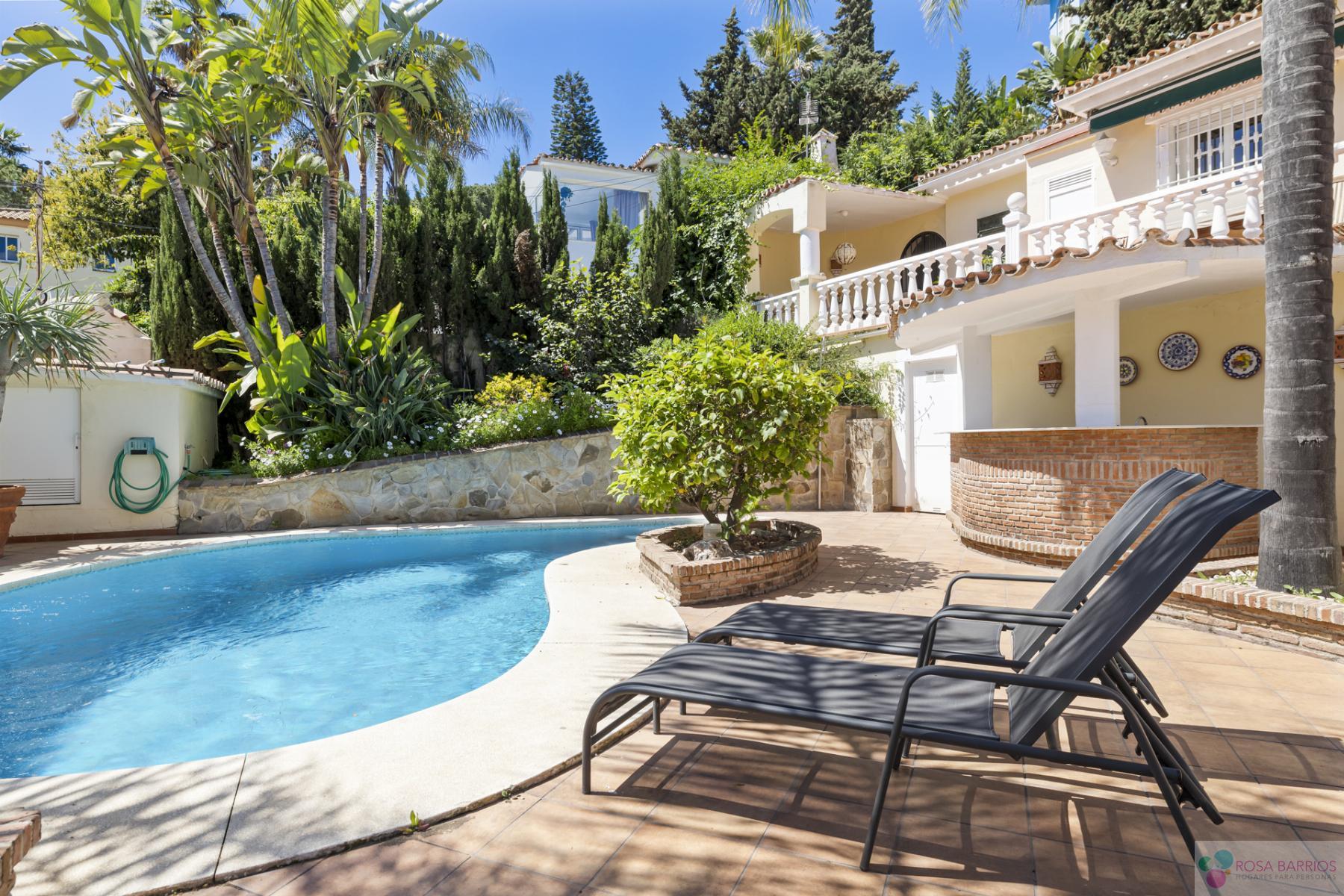 For sale of villa in Nueva Andalucía