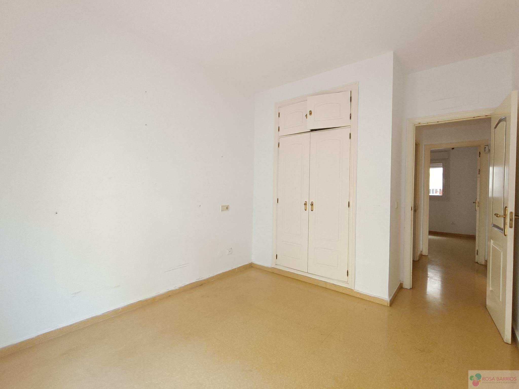 For sale of flat in Manilva