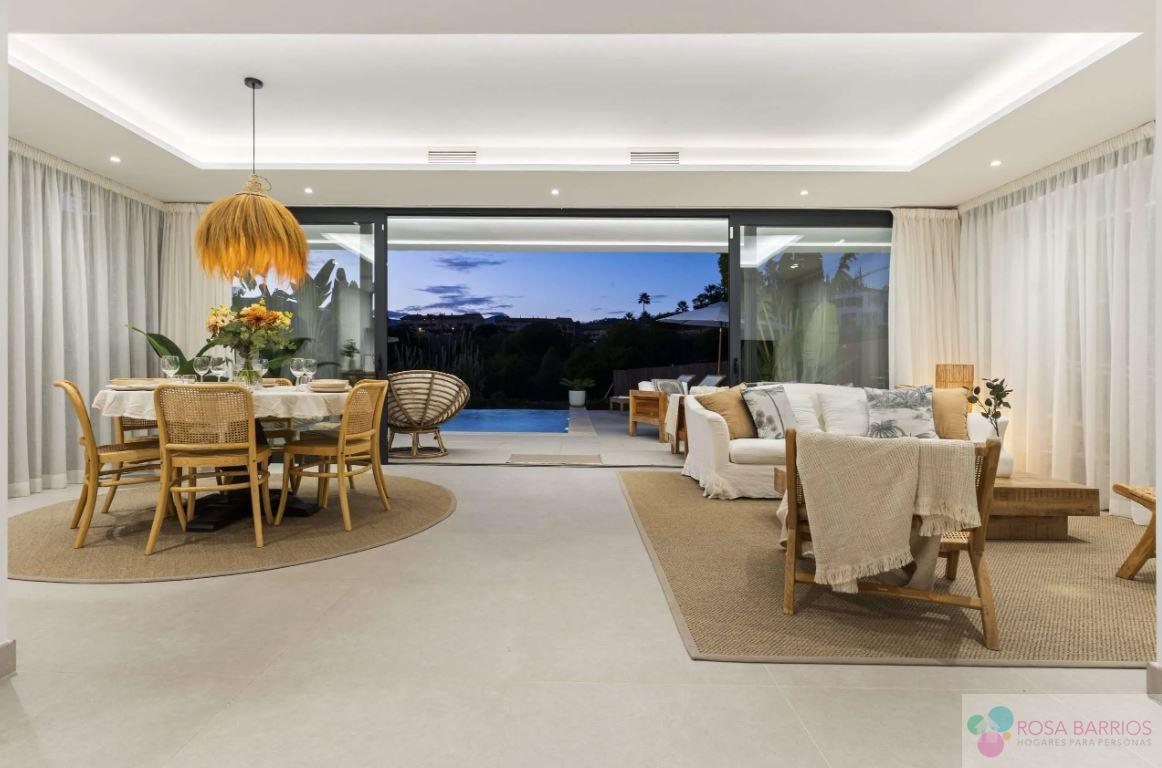 For sale of chalet in Estepona