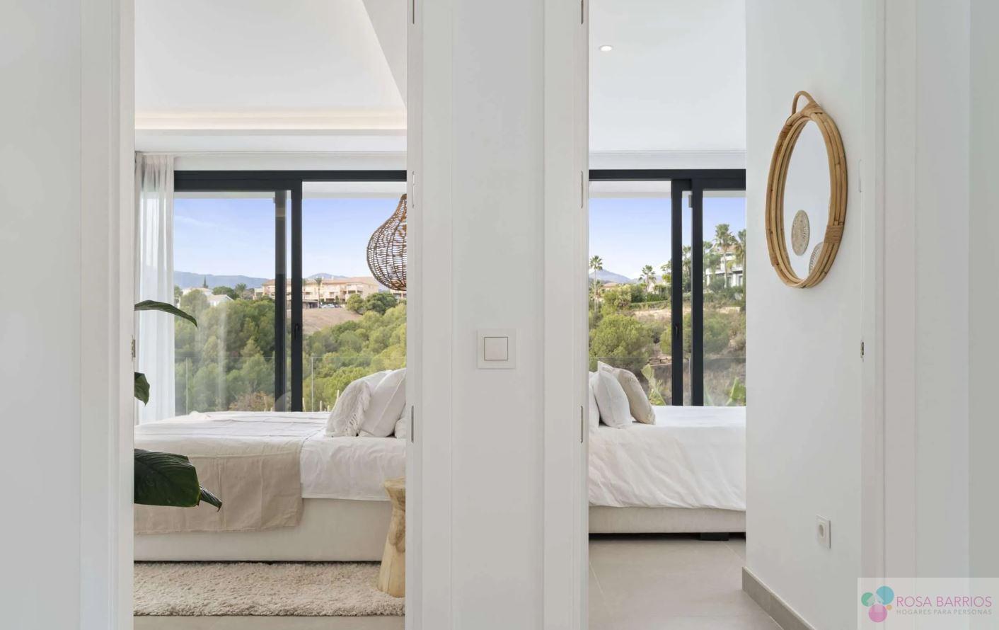 For sale of chalet in Estepona