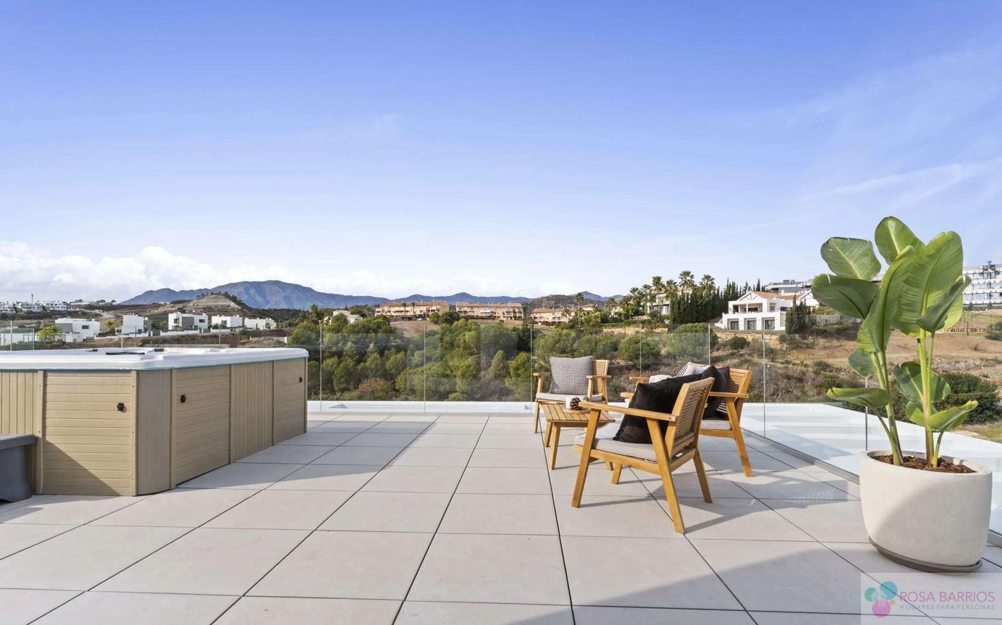 For sale of chalet in Estepona