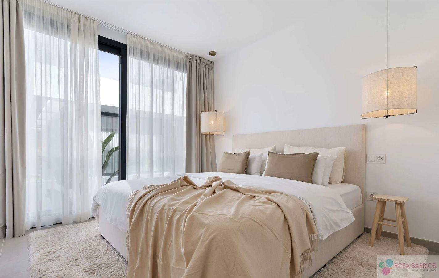 For sale of chalet in Estepona