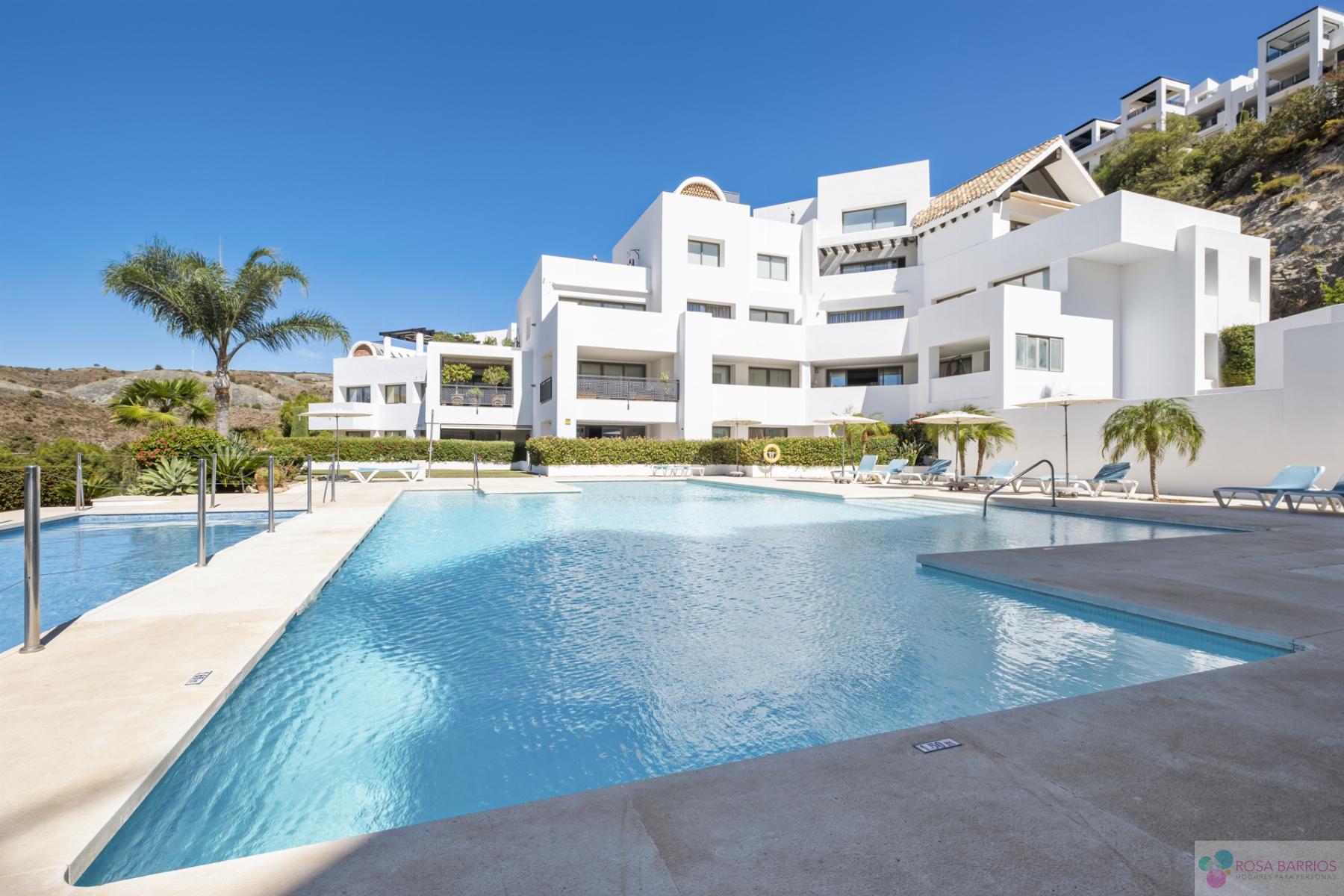 For sale of penthouse in Benahavís