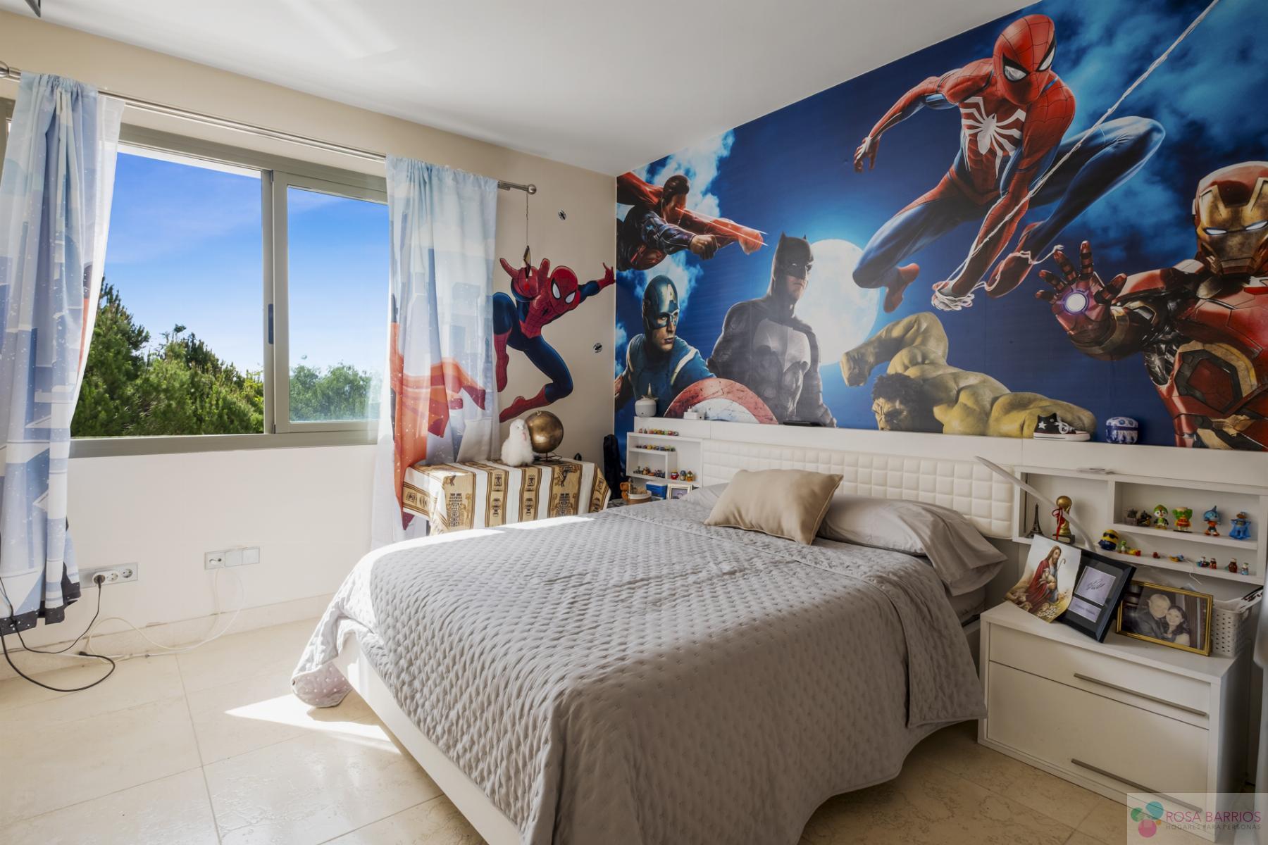 For sale of penthouse in Benahavís