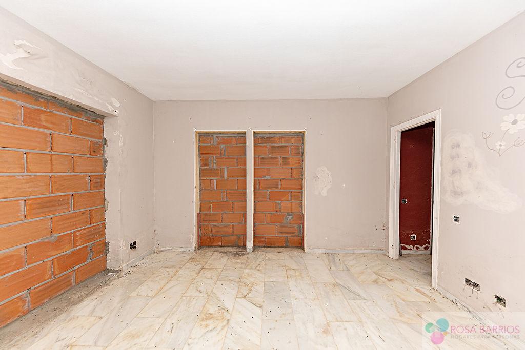 For sale of chalet in Estepona