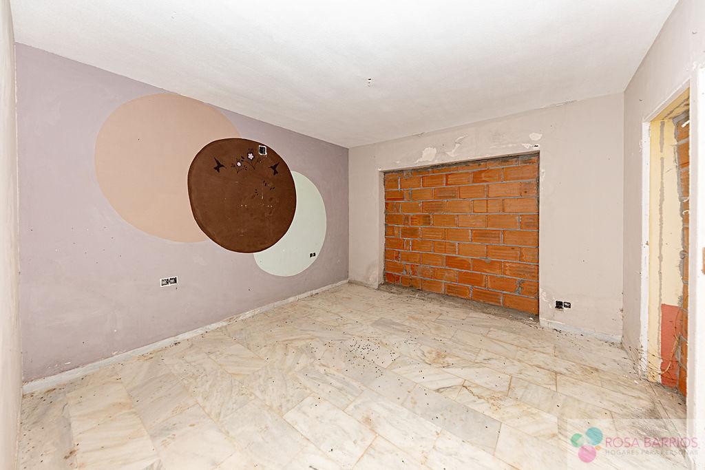 For sale of chalet in Estepona