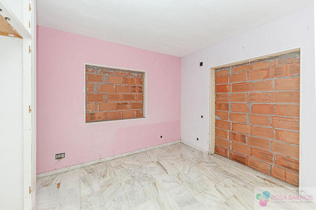 For sale of chalet in Estepona