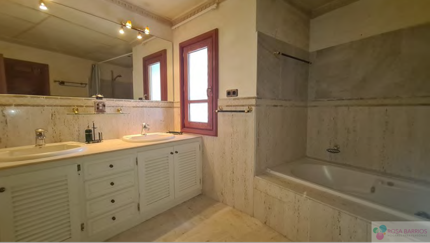 Zu verkaufen von villa in
 Marbella
