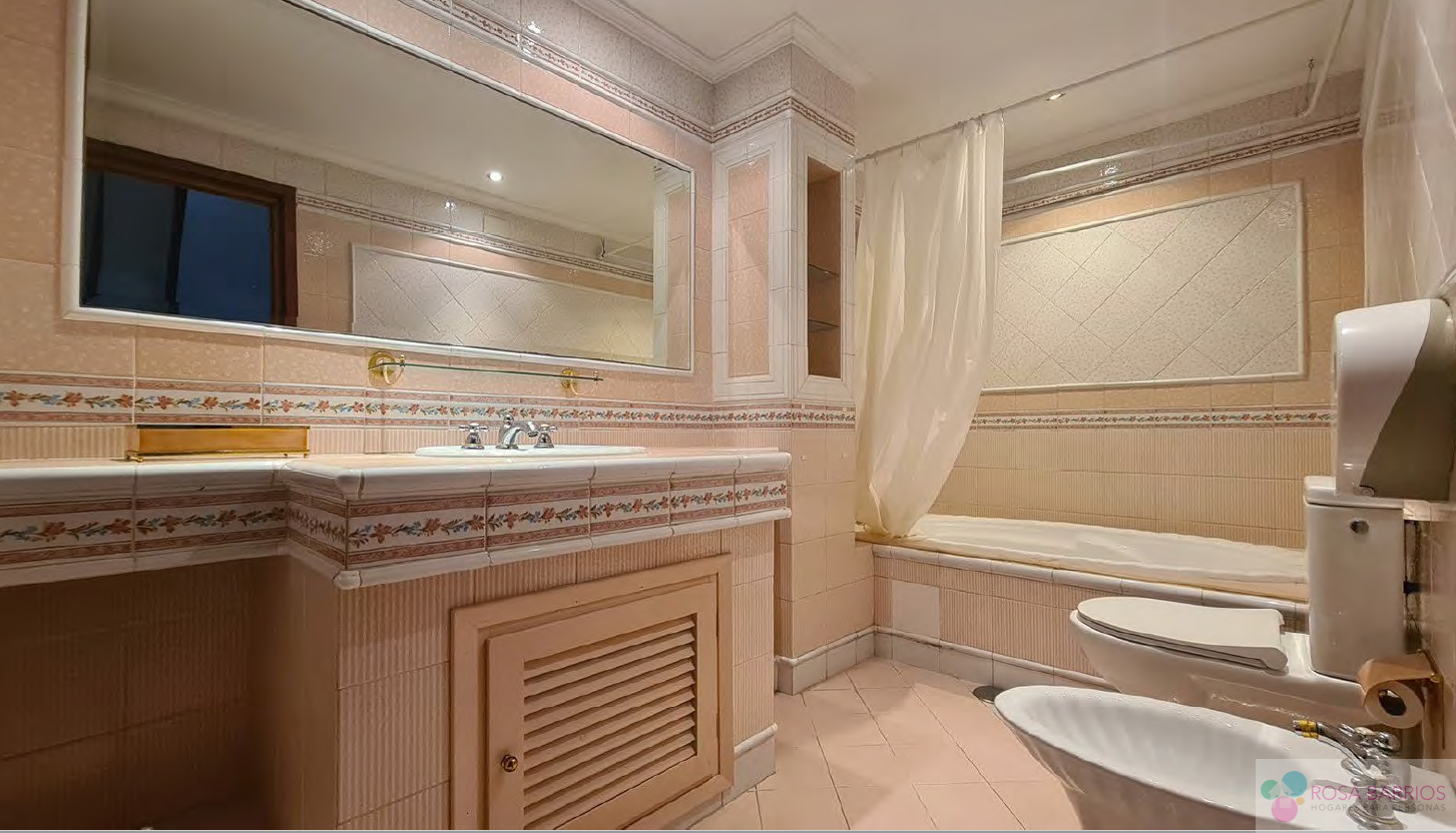 Zu verkaufen von villa in
 Marbella