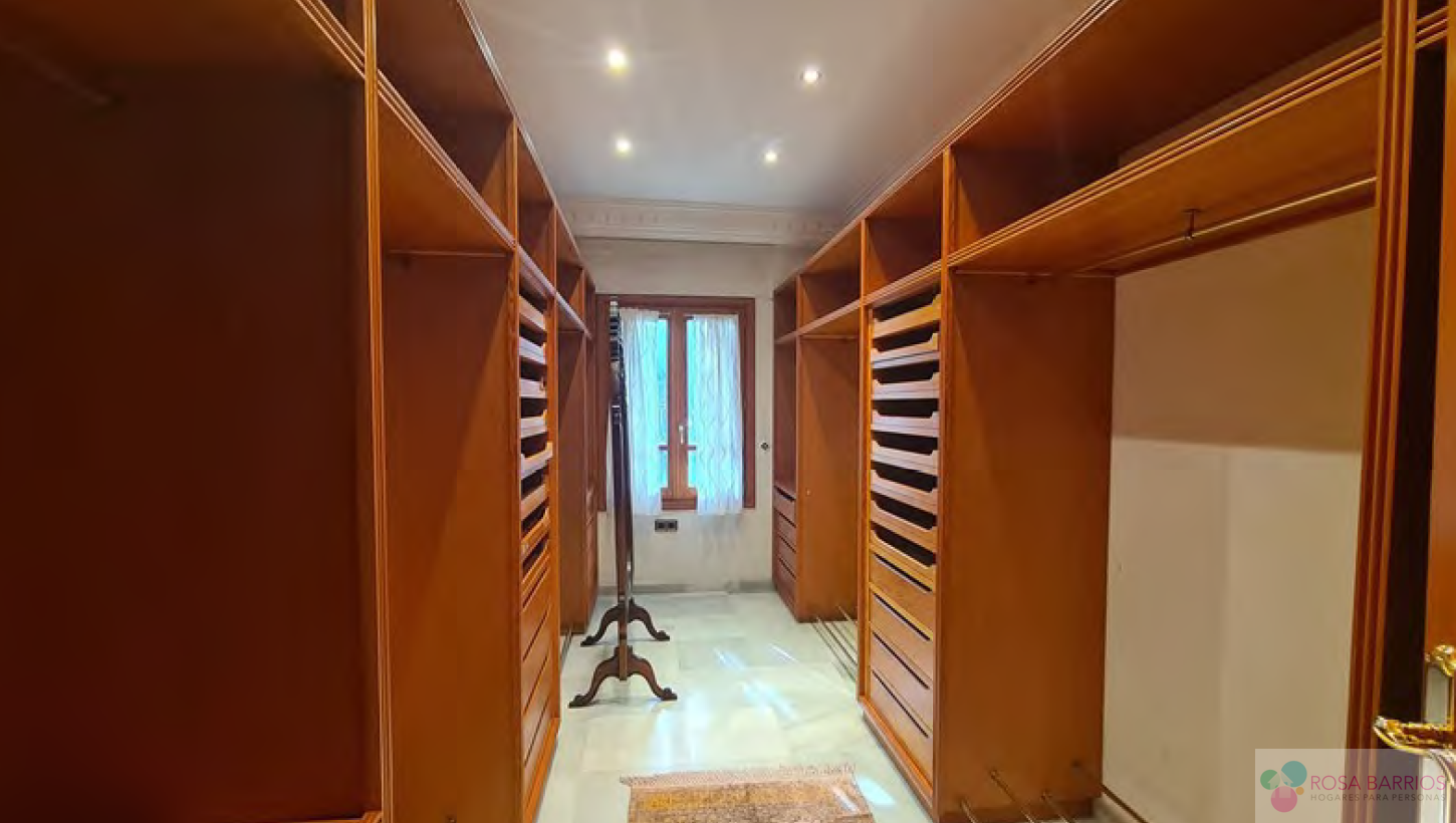 Zu verkaufen von villa in
 Marbella