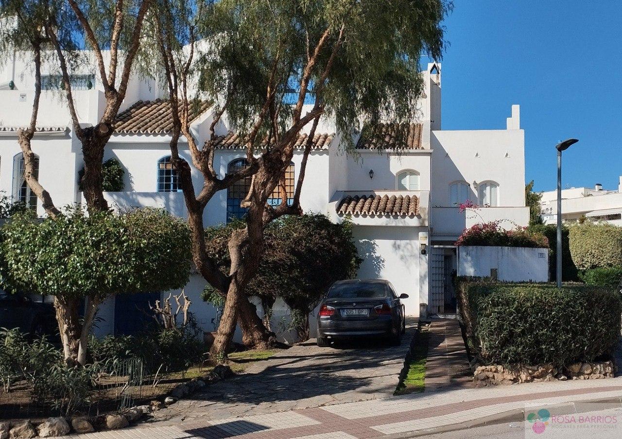 Zu verkaufen von haus in
 Nueva Andalucía