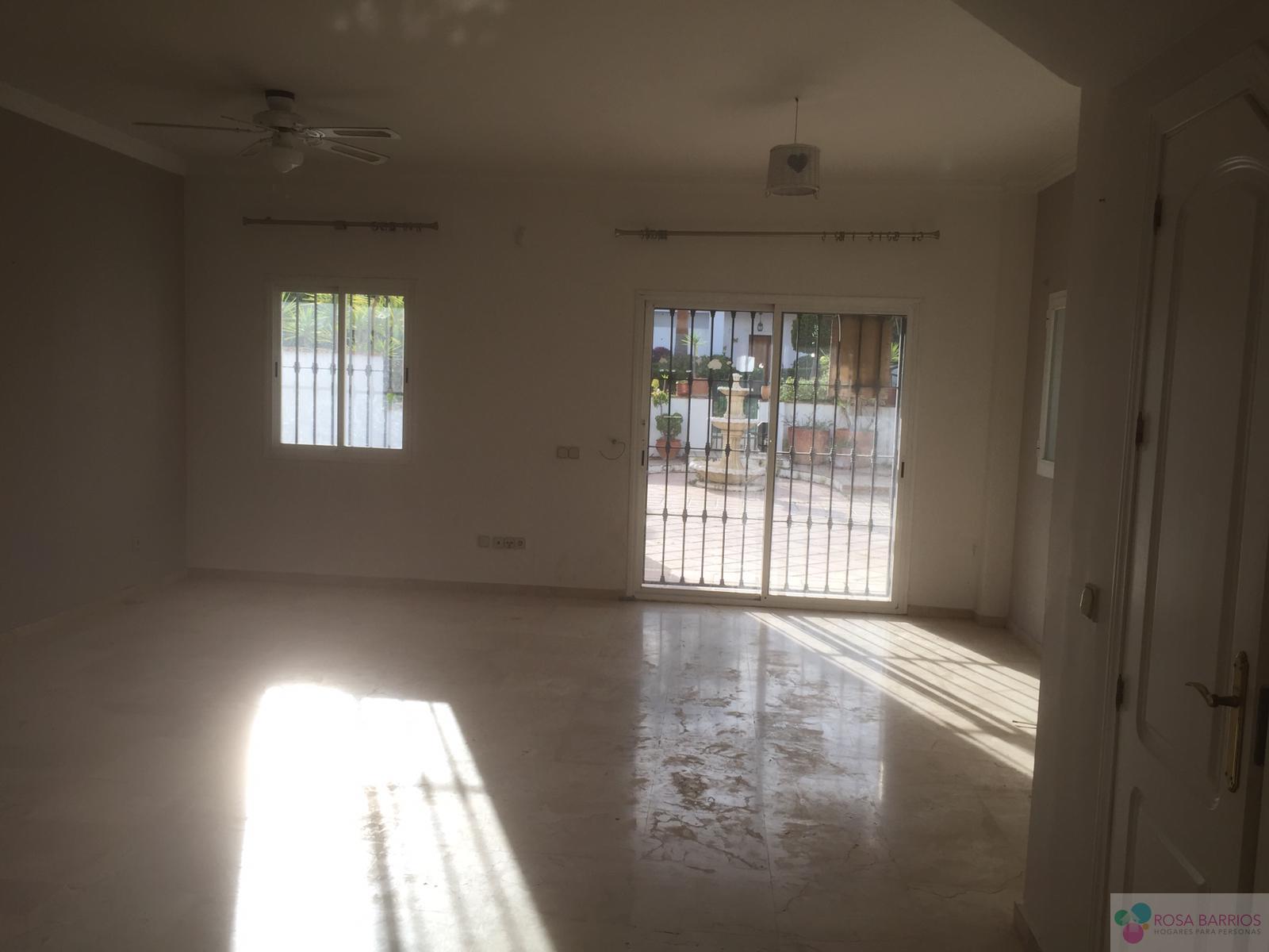 For sale of chalet in Estepona