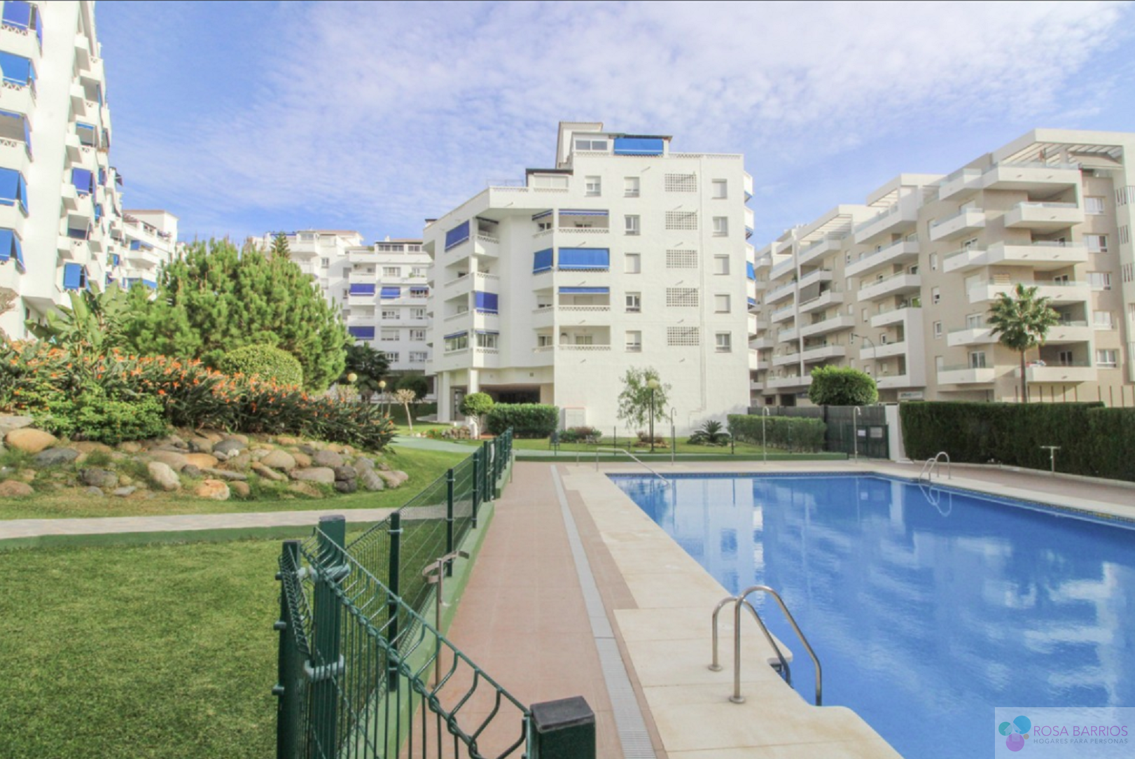 For sale of flat in Nueva Andalucía