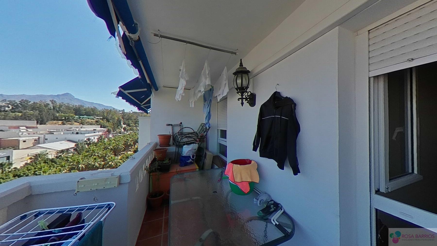 For sale of flat in Nueva Andalucía