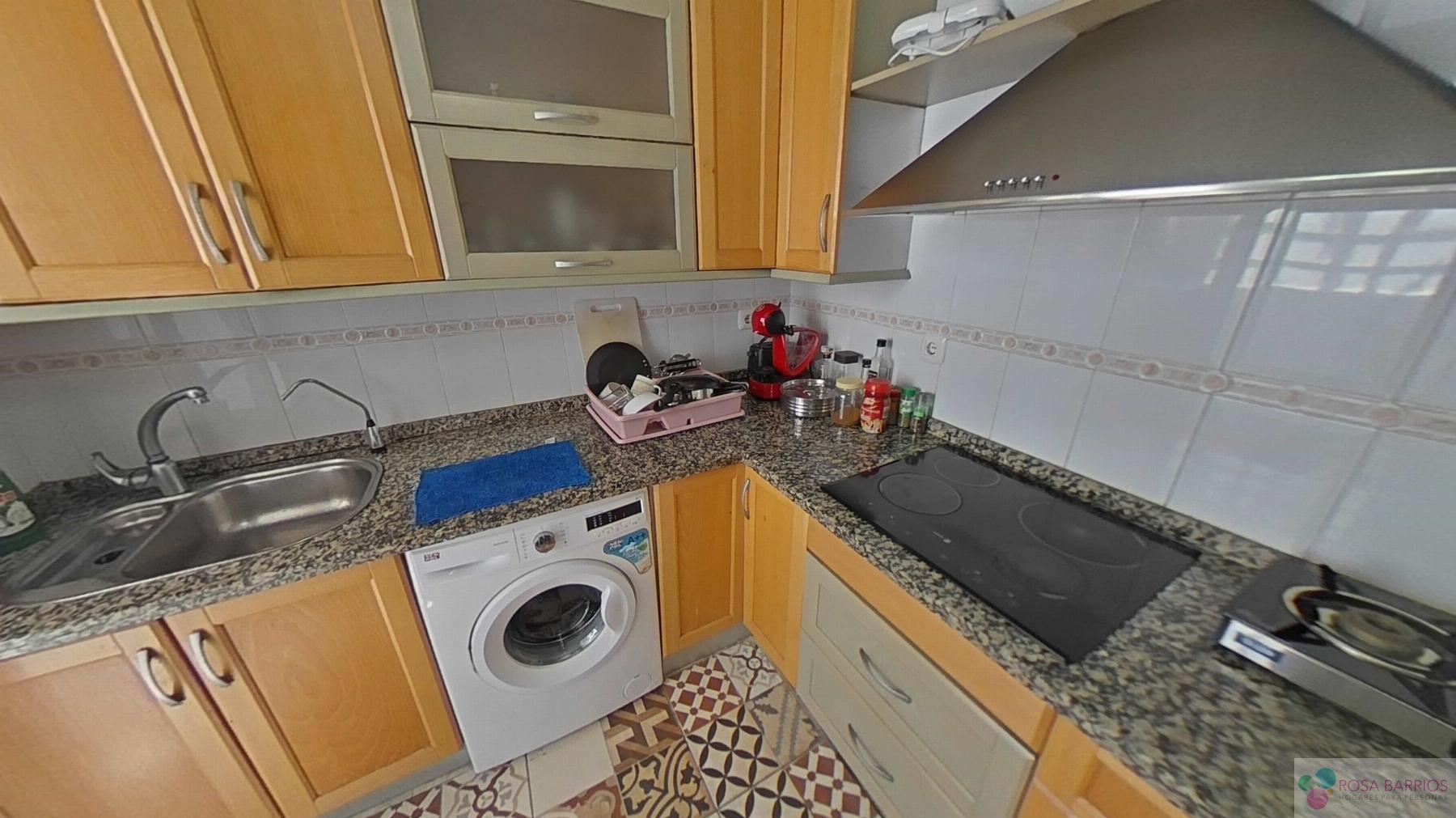 For sale of flat in Nueva Andalucía