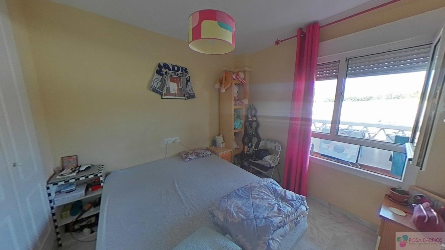 For sale of flat in Nueva Andalucía