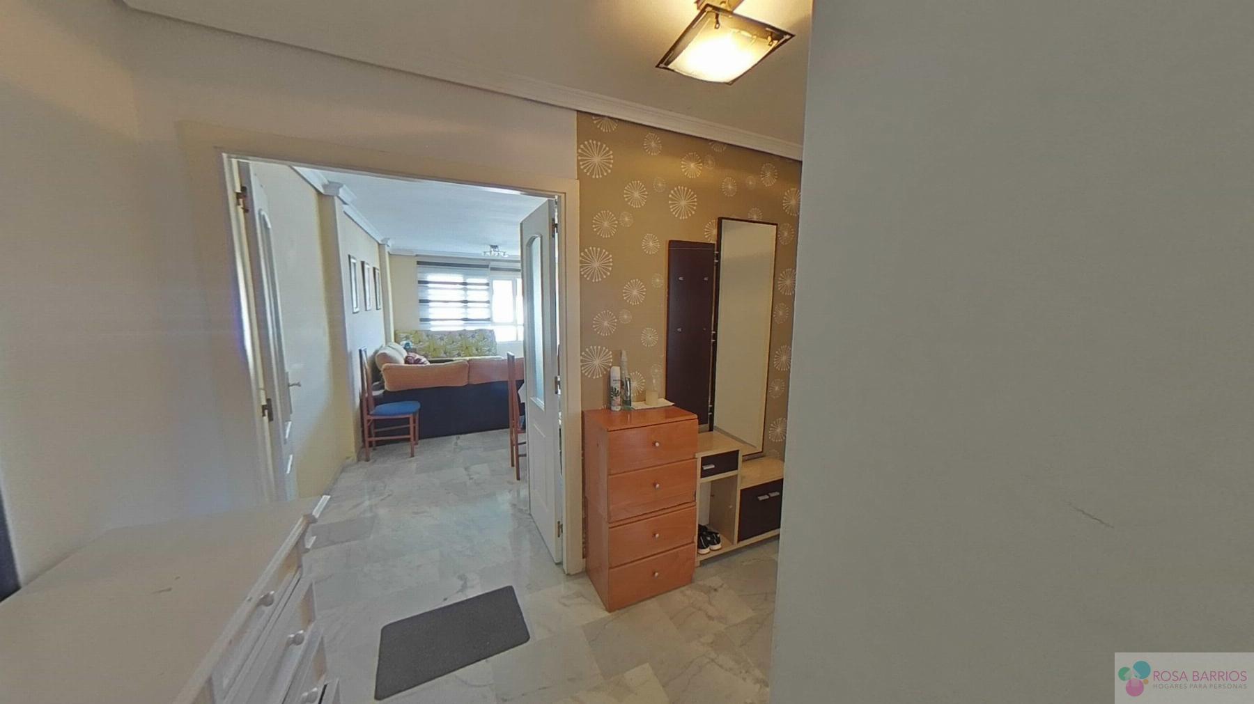 For sale of flat in Nueva Andalucía