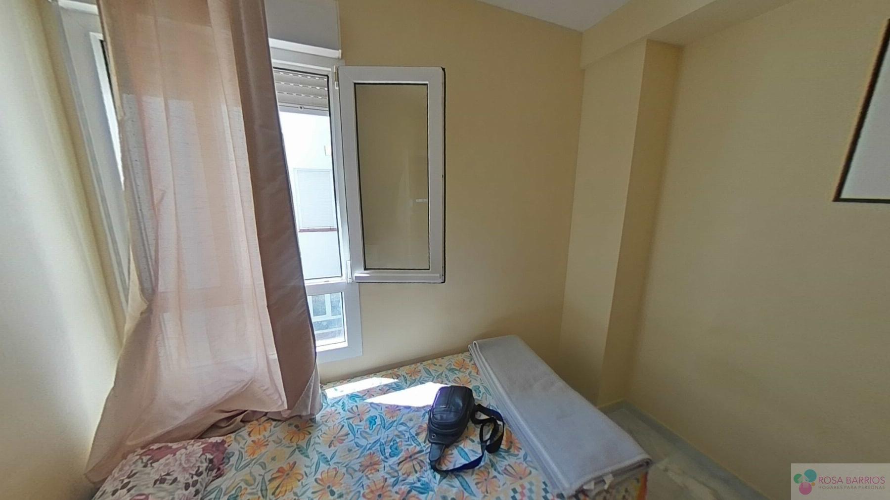 For sale of flat in Nueva Andalucía
