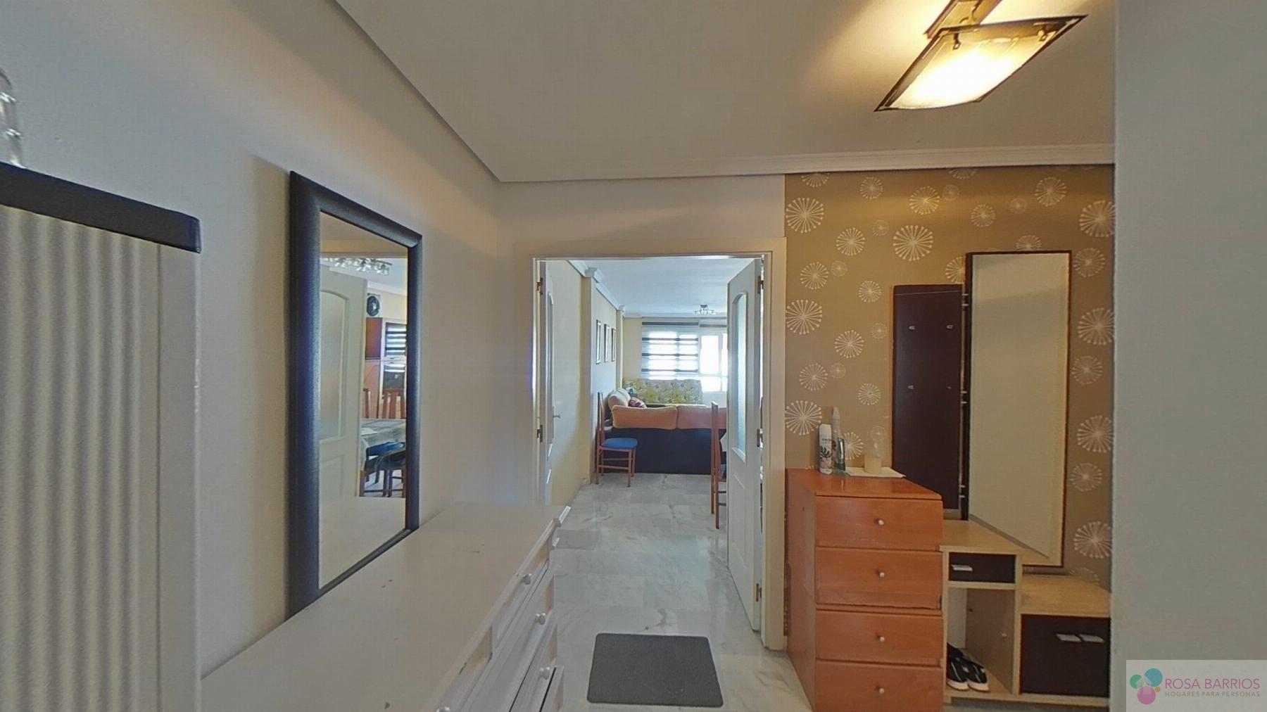 For sale of flat in Nueva Andalucía