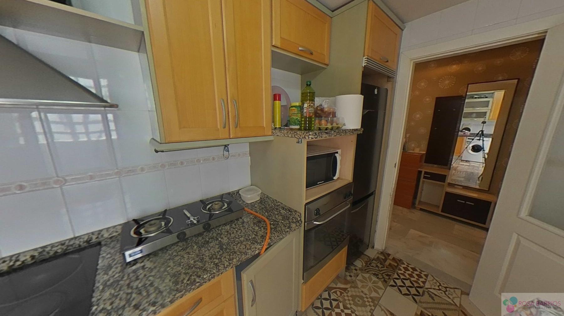 For sale of flat in Nueva Andalucía