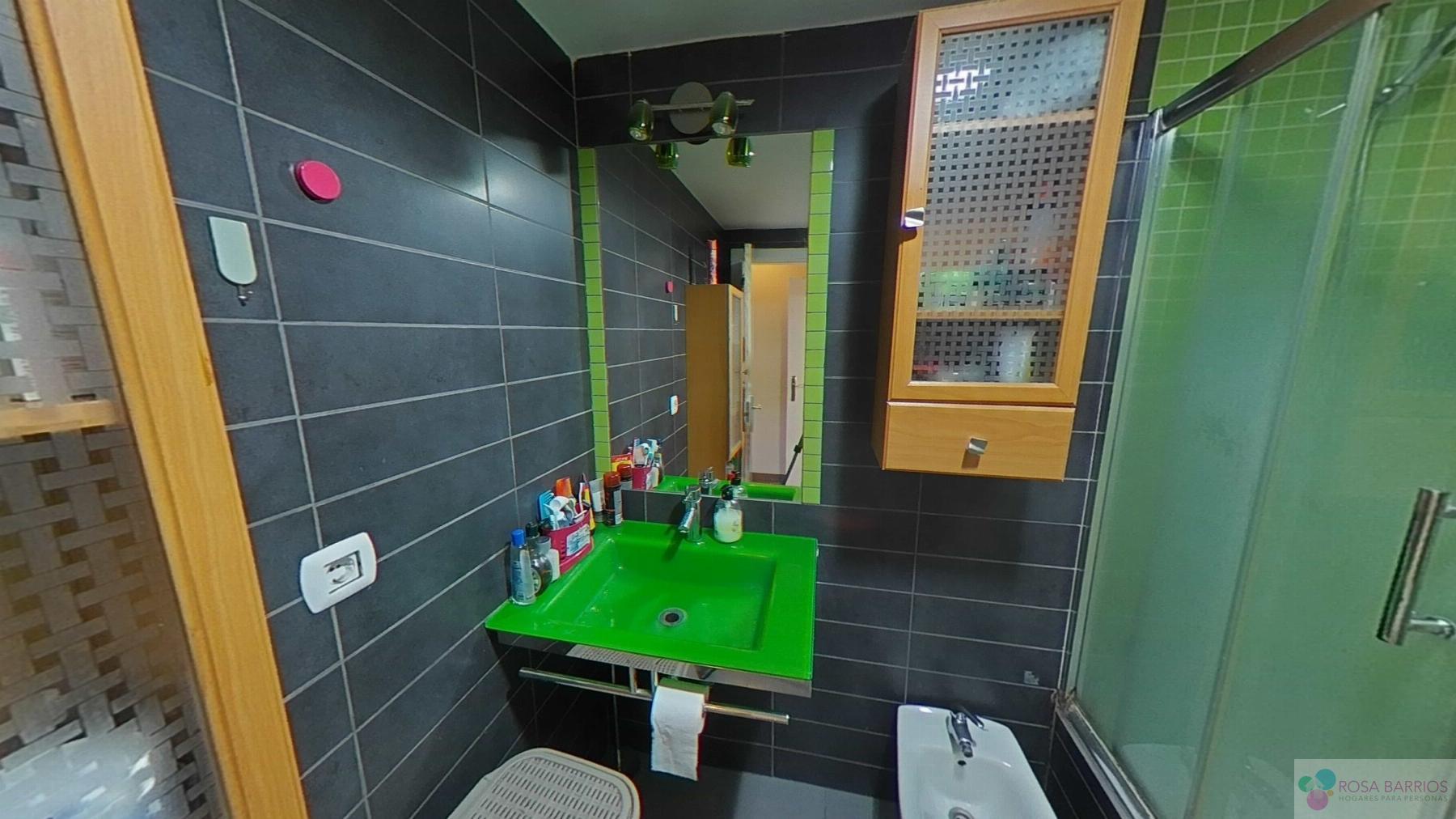 For sale of flat in Nueva Andalucía