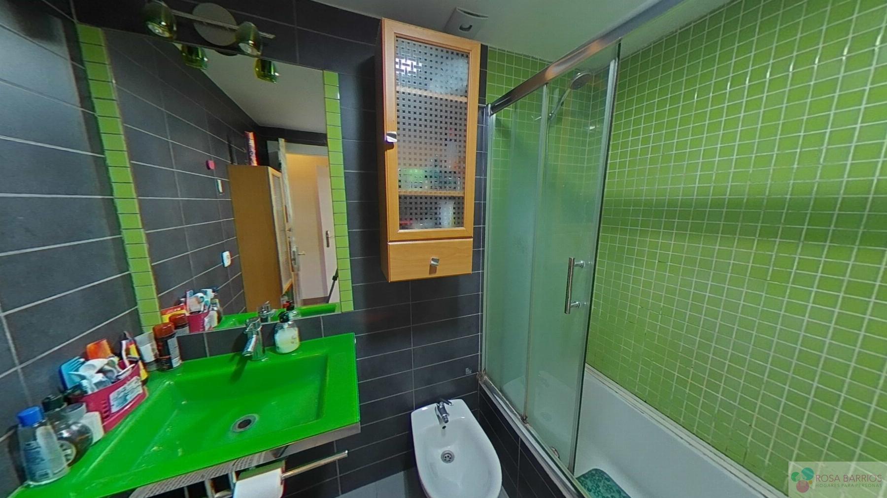 For sale of flat in Nueva Andalucía