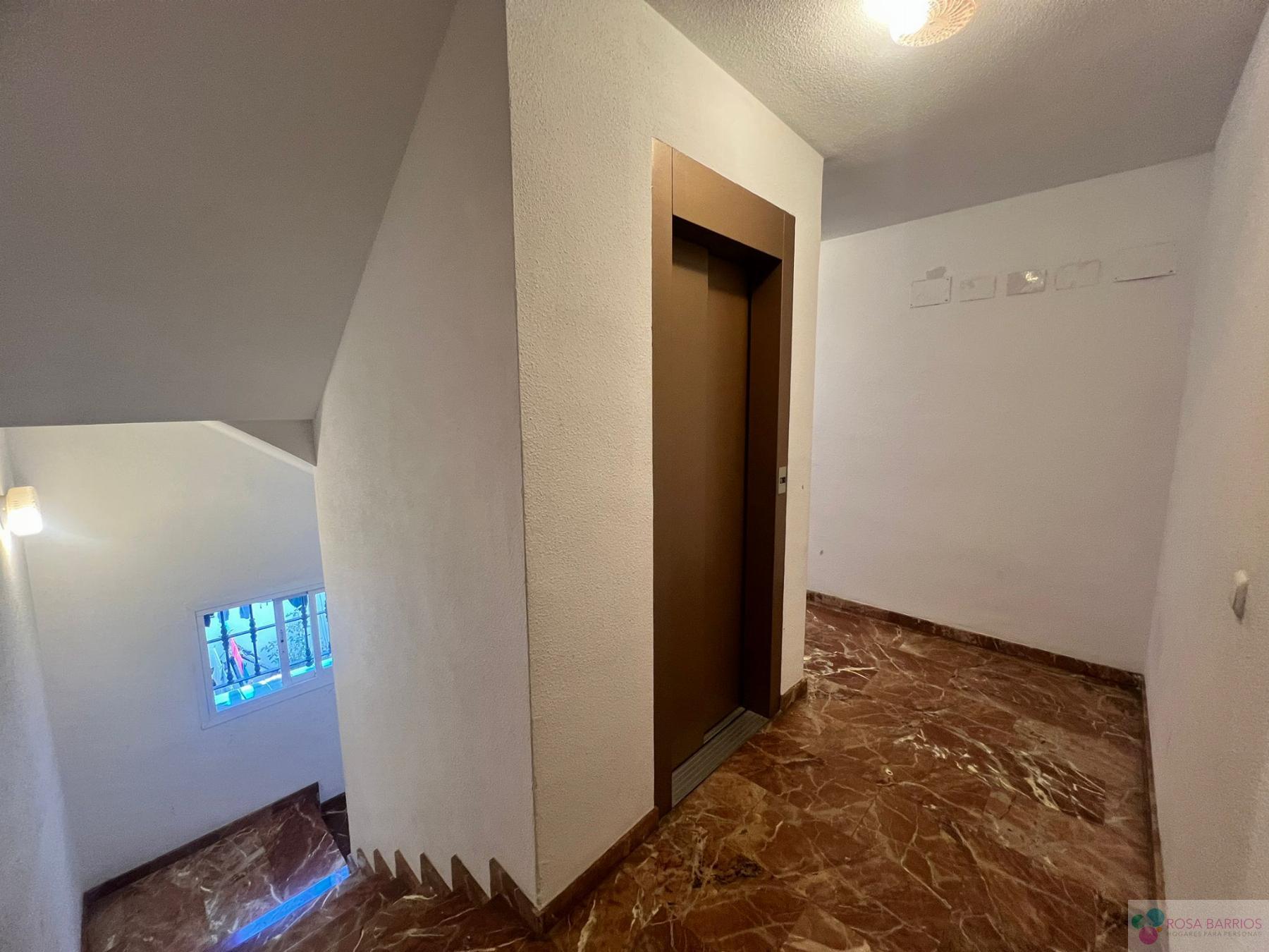 For sale of flat in San Pedro de Alcántara