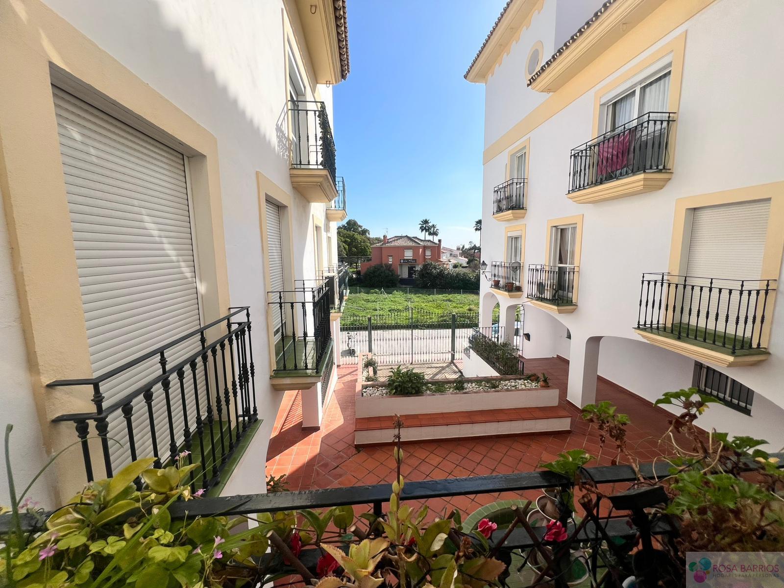 For sale of flat in San Pedro de Alcántara