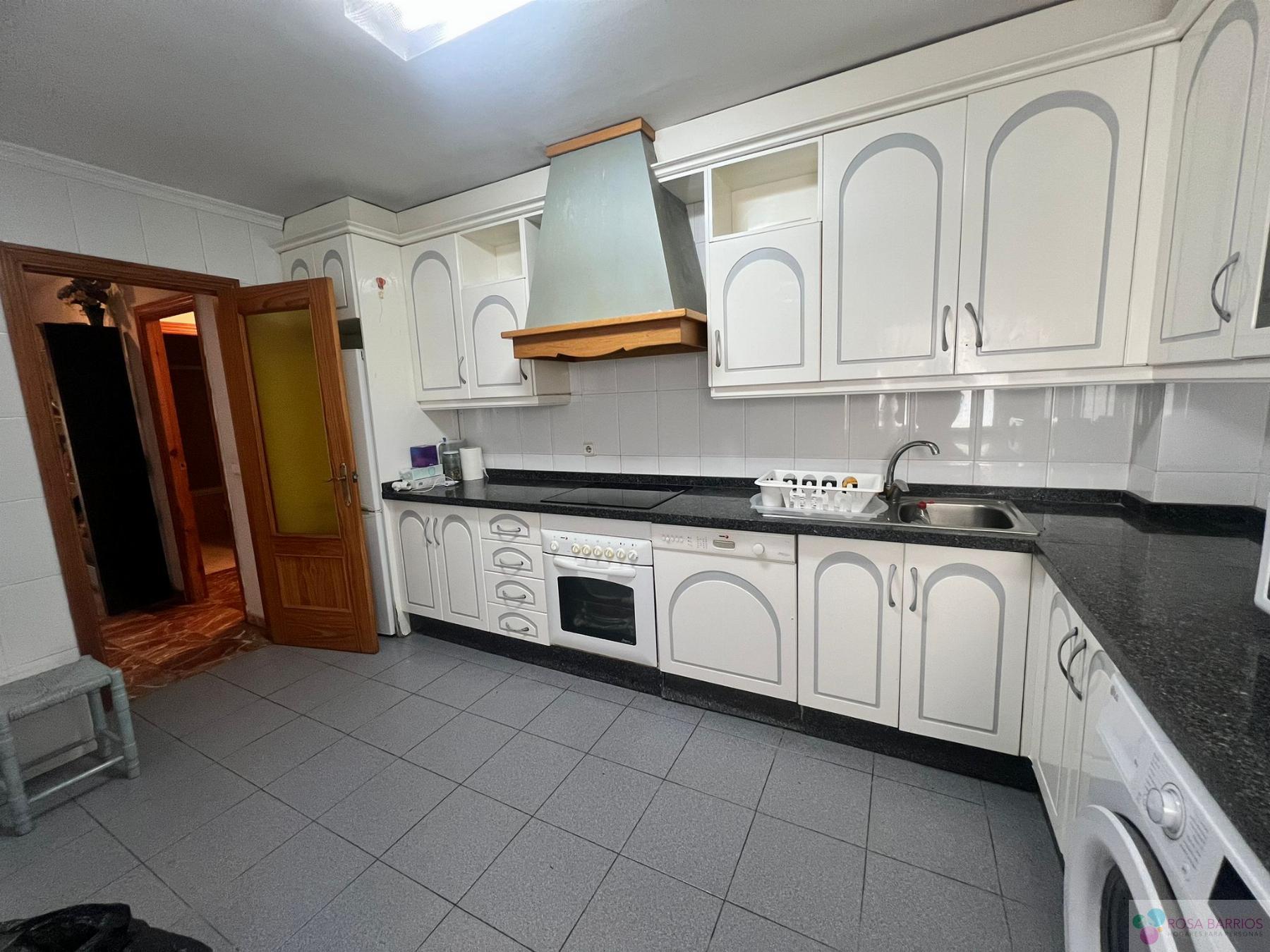 For sale of flat in San Pedro de Alcántara