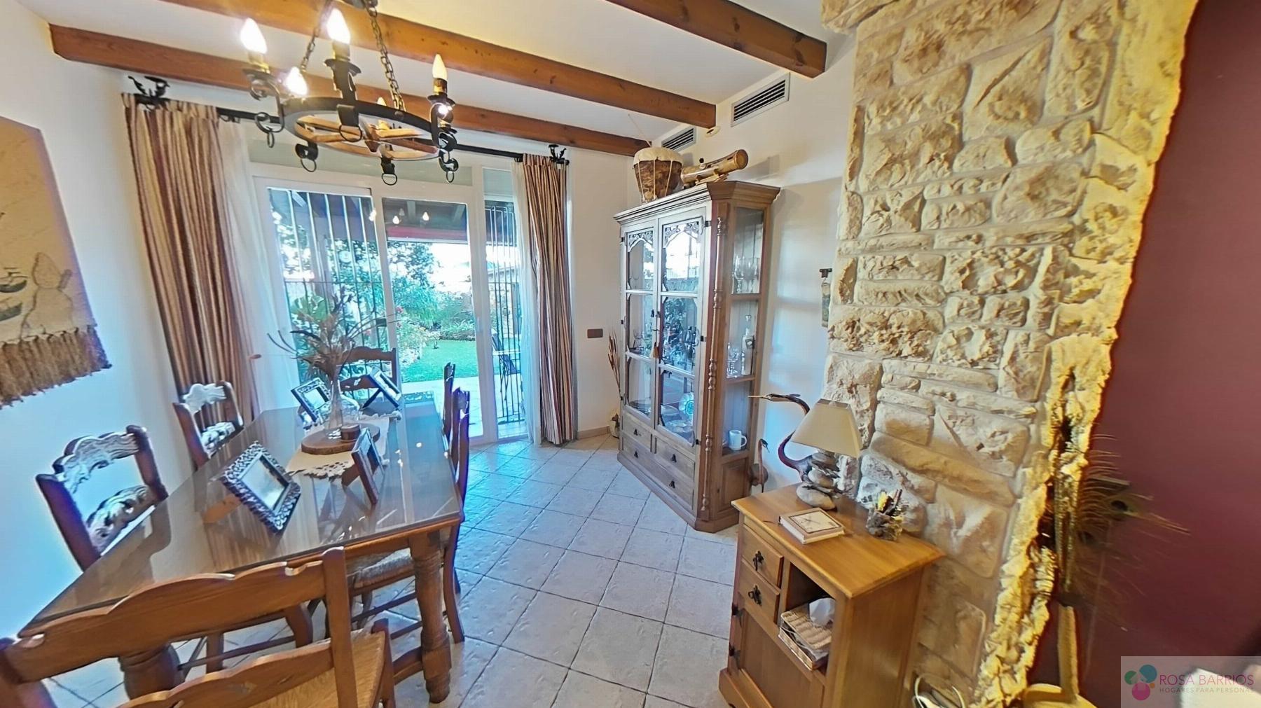 For sale of flat in Nueva Andalucía