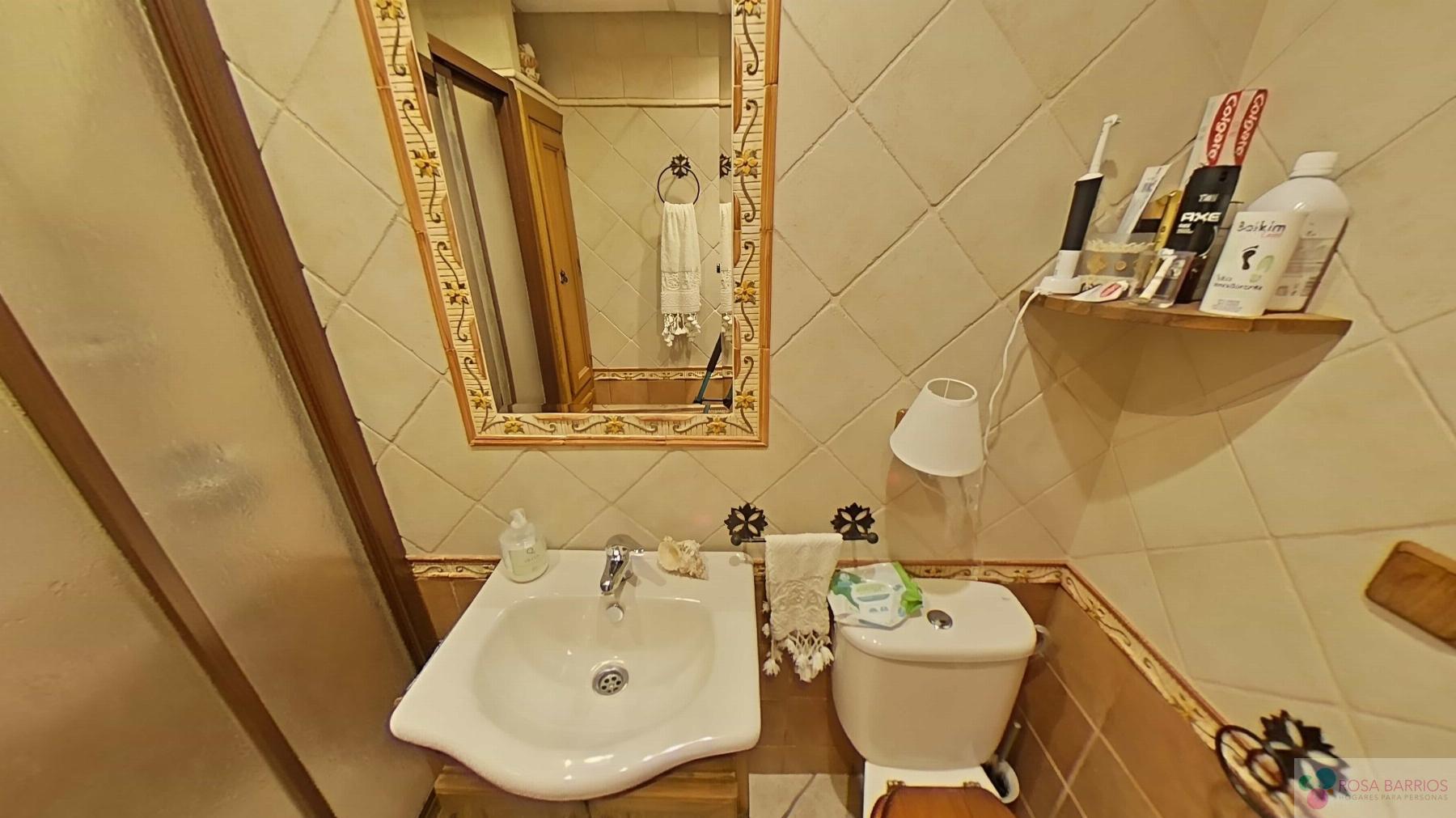 For sale of flat in Nueva Andalucía