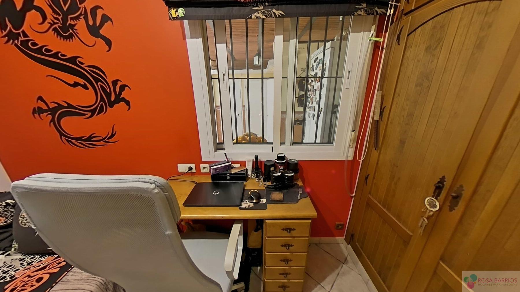 For sale of flat in Nueva Andalucía