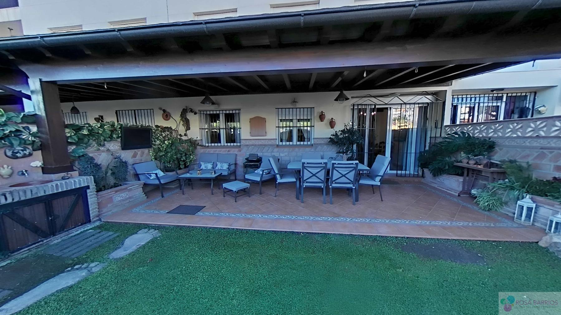 For sale of flat in Nueva Andalucía