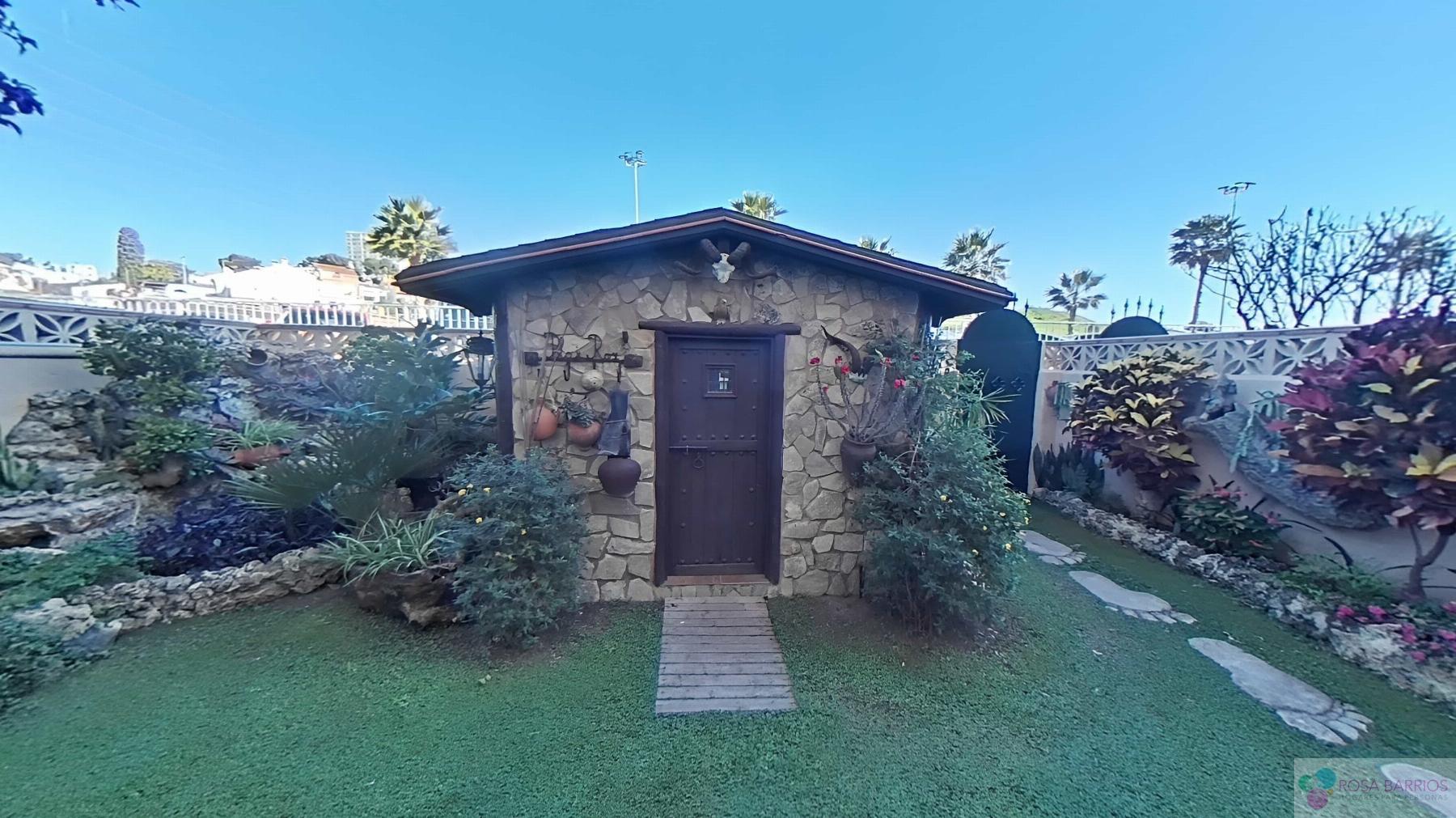 For sale of flat in Nueva Andalucía