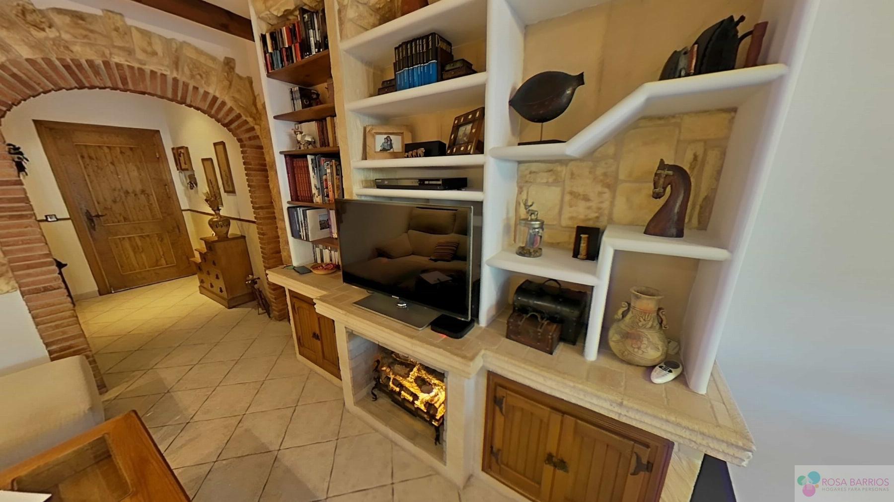 For sale of flat in Nueva Andalucía