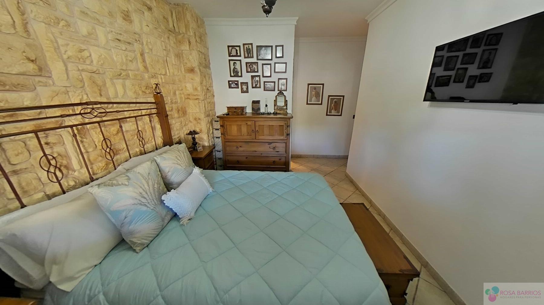 For sale of flat in Nueva Andalucía