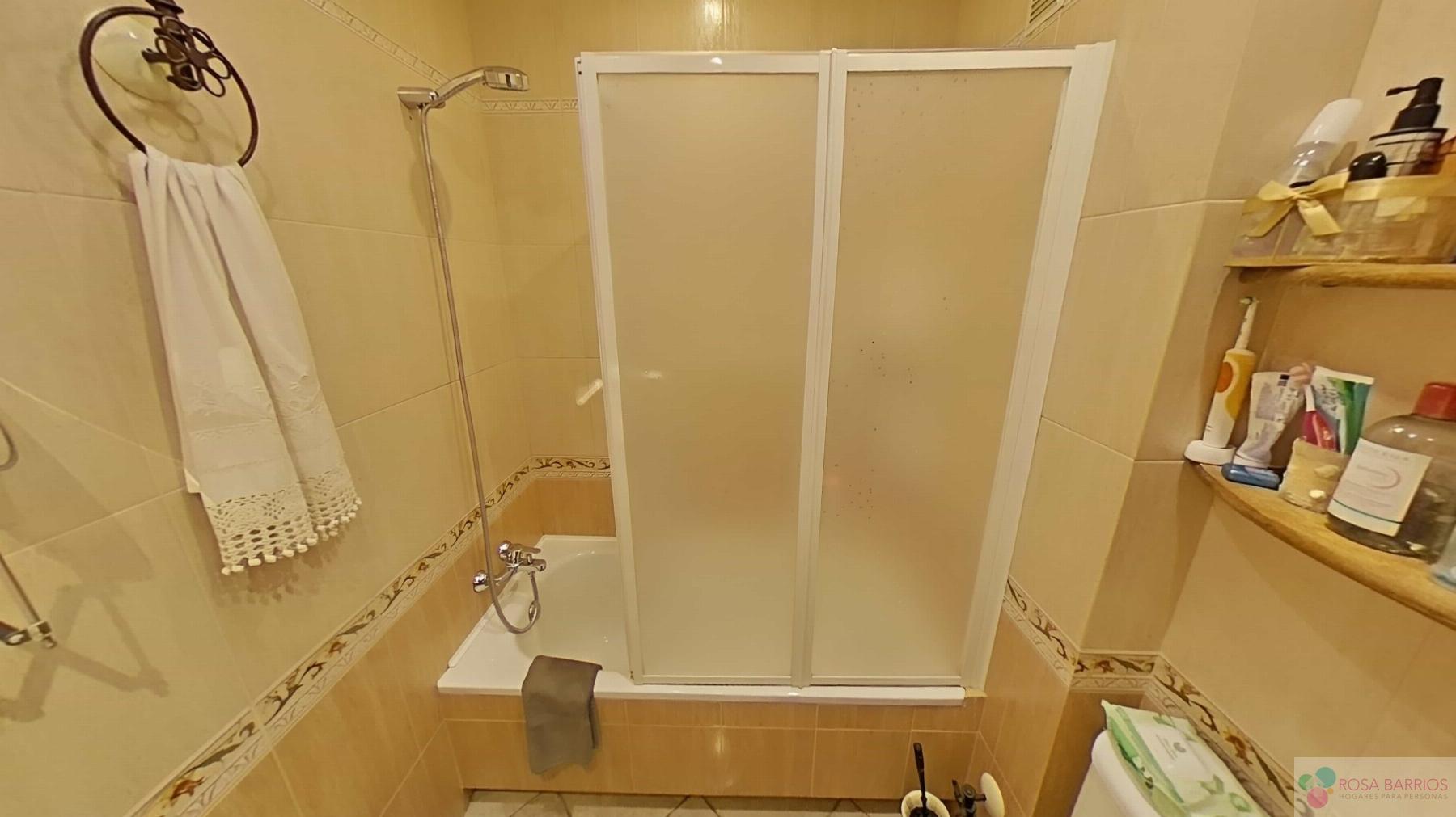 For sale of flat in Nueva Andalucía